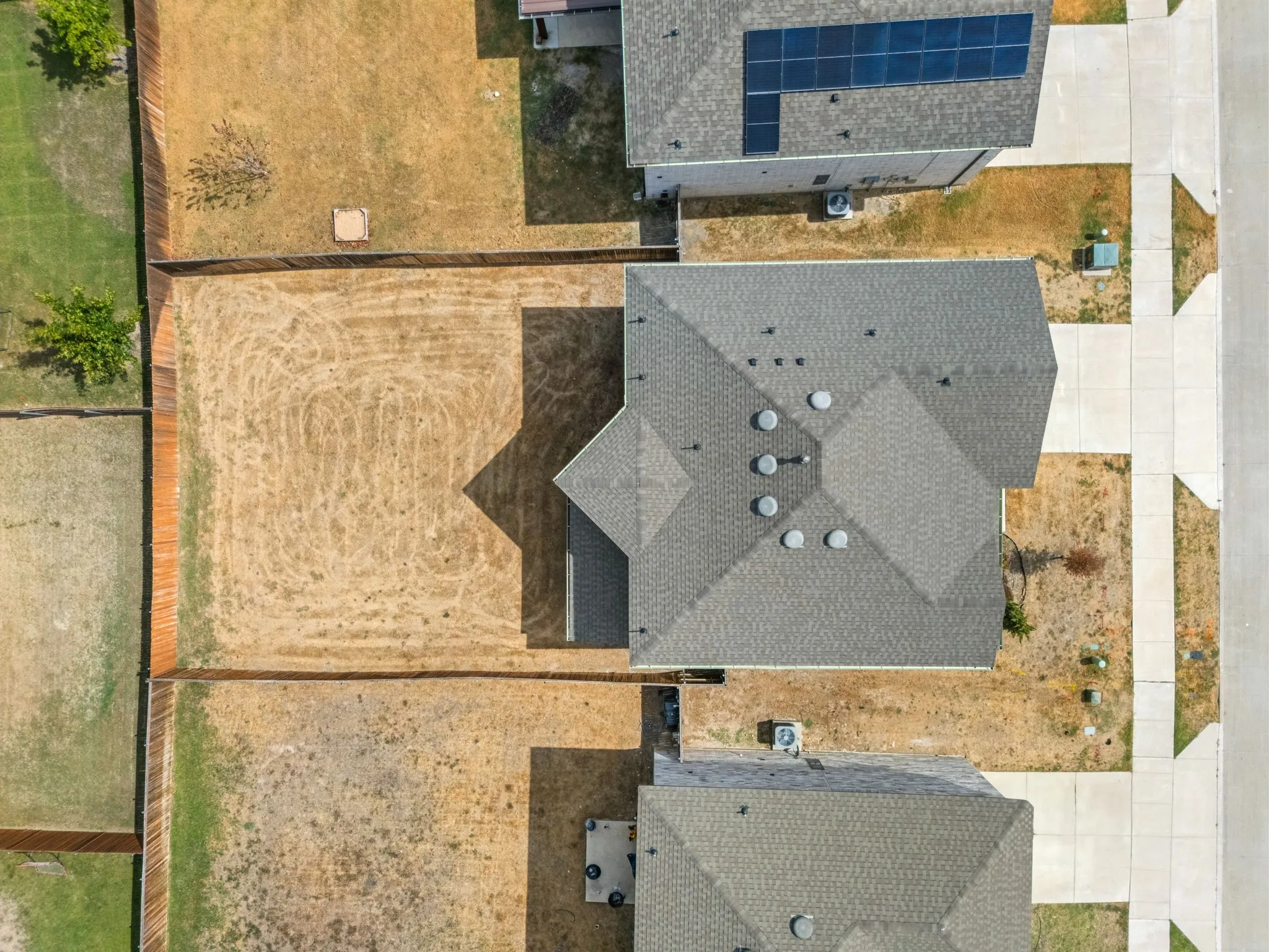 Single Family Residence For Sale in Tarrant County , 2012 Sun Star Drive, Haslet, Texas 76052, 4 Bedroom, 4 Bathroom, 2 Garage spaces, 2,632 Sqft, built in 2021, mls#21399027, Real Estate Agent in Haslet, Homes For Sale in Tarrant county, Homes For Sale in Haslet, Realtor in Haslet Texas, Real Estate Brokerage Independent Realty Texas, Luminita Cordes Realtor
