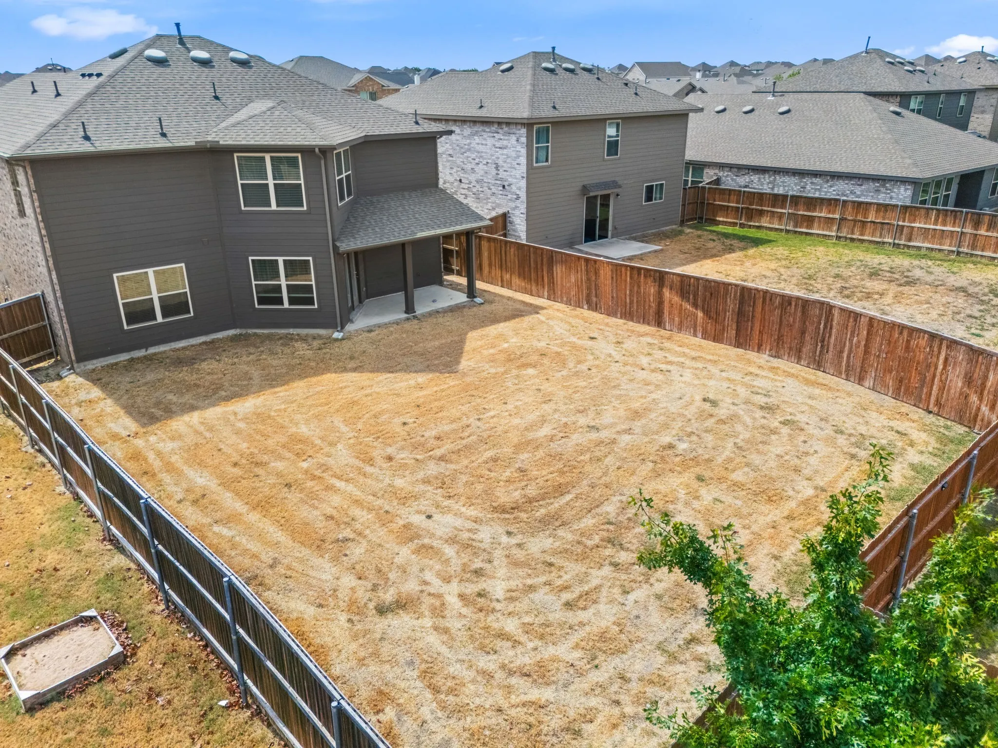 Single Family Residence For Sale in Tarrant County , 2012 Sun Star Drive, Haslet, Texas 76052, 4 Bedroom, 4 Bathroom, 2 Garage spaces, 2,632 Sqft, built in 2021, mls#21399027, Real Estate Agent in Haslet, Homes For Sale in Tarrant county, Homes For Sale in Haslet, Realtor in Haslet Texas, Real Estate Brokerage Independent Realty Texas, Luminita Cordes Realtor