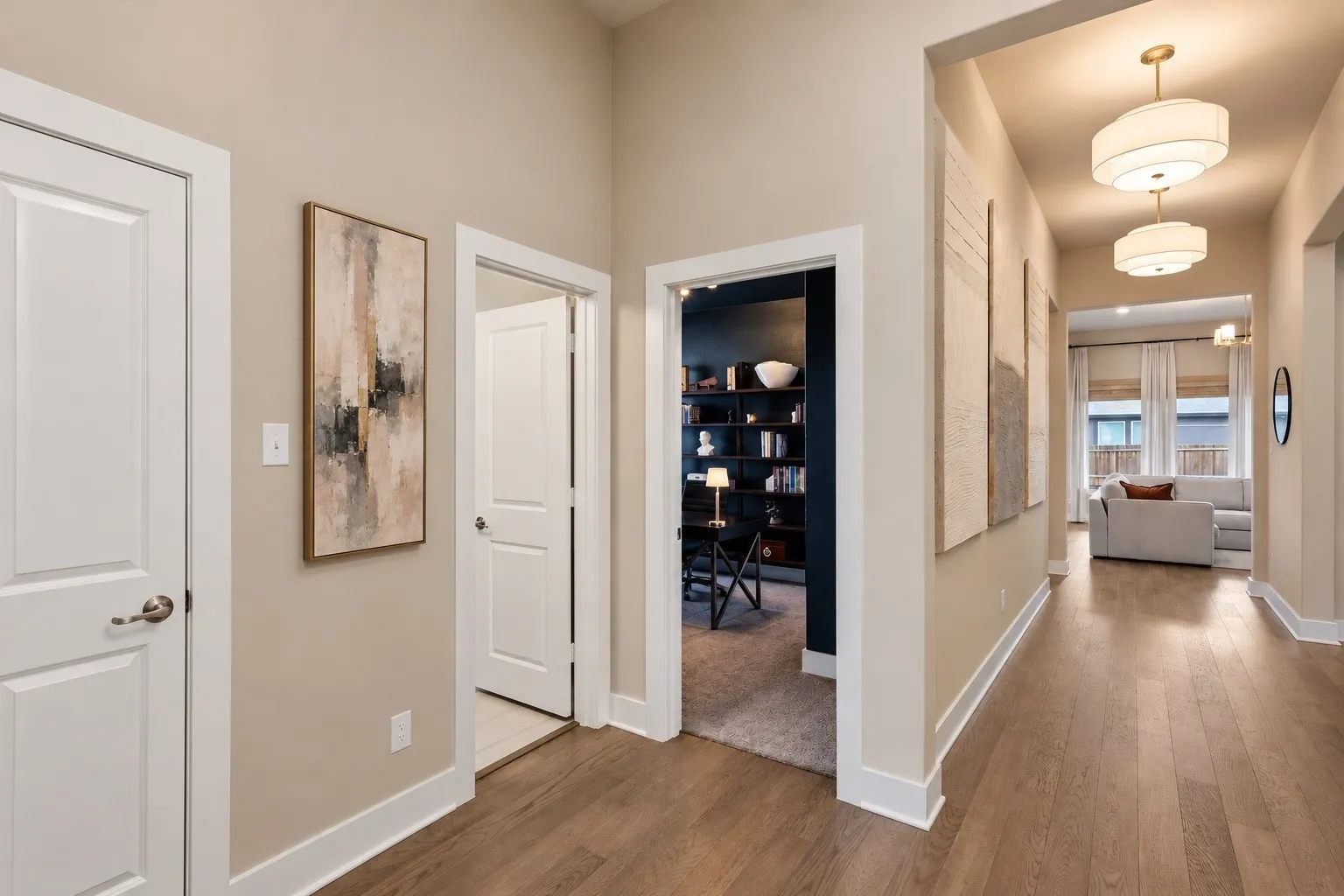 Entry Hall.
Some Photos May Contain Virtual Enhancements or Staging and May Not Represent Furnishings Currently Present In The Home.