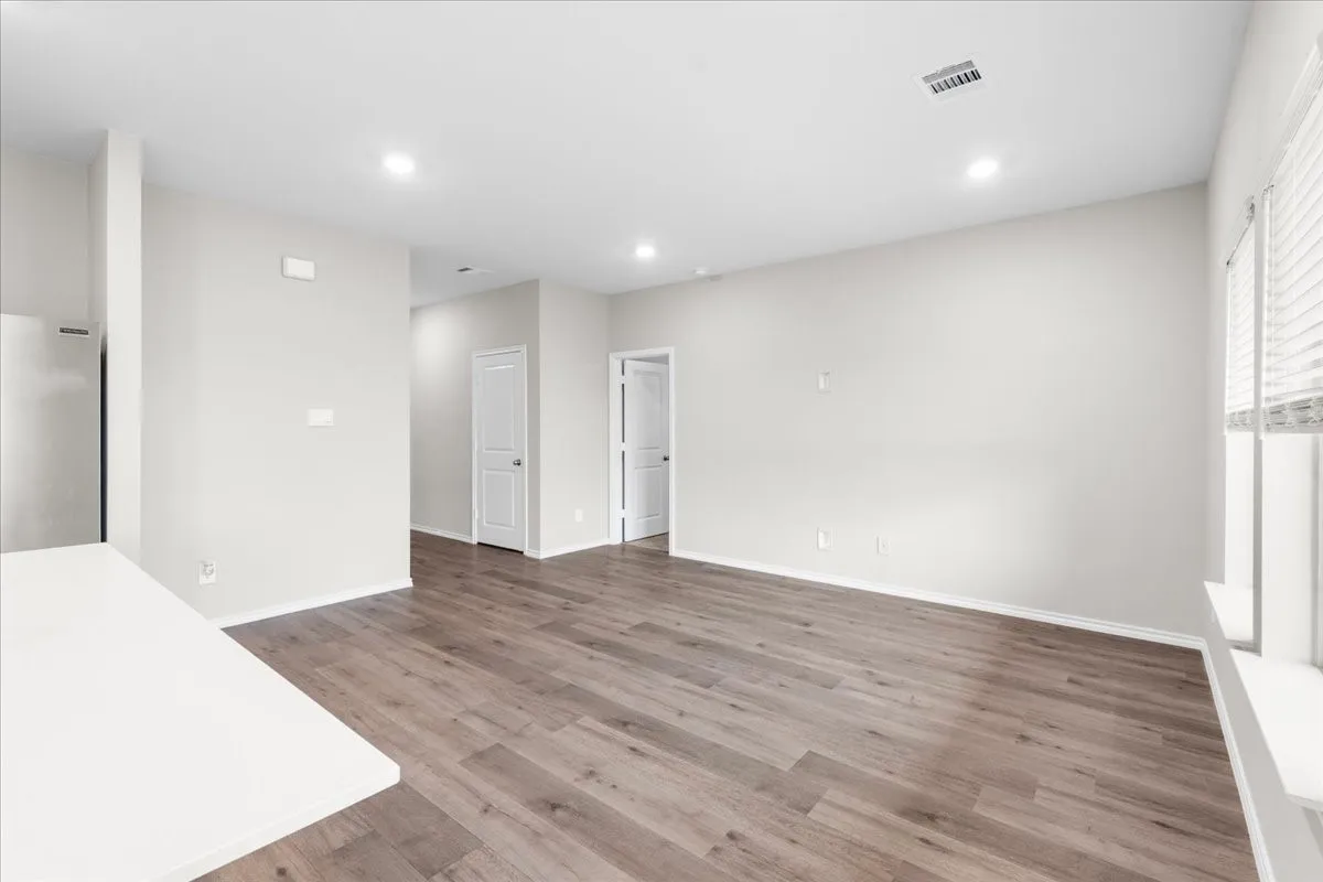 Single Family Residence For Sale in Collin County , 707 Sunlight Loop, Princeton, Texas 75407, 3 Bedroom, 2 Bathroom, 2 Garage spaces, 1,284 Sqft, built in 2024, mls#21397946, Real Estate Agent in Princeton, Homes For Sale in Collin county, Homes For Sale in Princeton, Realtor in Princeton Texas, Real Estate Brokerage Independent Realty Texas, Luminita Cordes Realtor