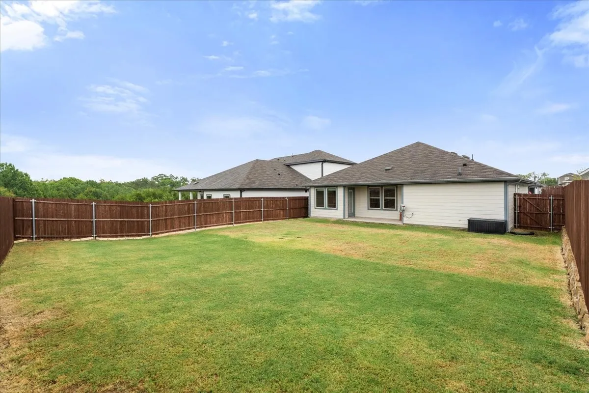 Single Family Residence For Sale in Collin County , 707 Sunlight Loop, Princeton, Texas 75407, 3 Bedroom, 2 Bathroom, 2 Garage spaces, 1,284 Sqft, built in 2024, mls#21397946, Real Estate Agent in Princeton, Homes For Sale in Collin county, Homes For Sale in Princeton, Realtor in Princeton Texas, Real Estate Brokerage Independent Realty Texas, Luminita Cordes Realtor