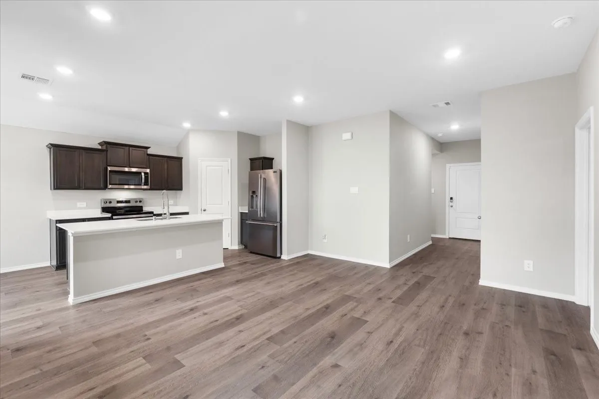 Single Family Residence For Sale in Collin County , 707 Sunlight Loop, Princeton, Texas 75407, 3 Bedroom, 2 Bathroom, 2 Garage spaces, 1,284 Sqft, built in 2024, mls#21397946, Real Estate Agent in Princeton, Homes For Sale in Collin county, Homes For Sale in Princeton, Realtor in Princeton Texas, Real Estate Brokerage Independent Realty Texas, Luminita Cordes Realtor