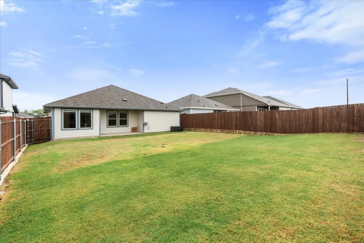 Single Family Residence For Sale in Collin County , 707 Sunlight Loop, Princeton, Texas 75407, 3 Bedroom, 2 Bathroom, 2 Garage spaces, 1,284 Sqft, built in 2024, mls#21397946, Real Estate Agent in Princeton, Homes For Sale in Collin county, Homes For Sale in Princeton, Realtor in Princeton Texas, Real Estate Brokerage Independent Realty Texas, Luminita Cordes Realtor