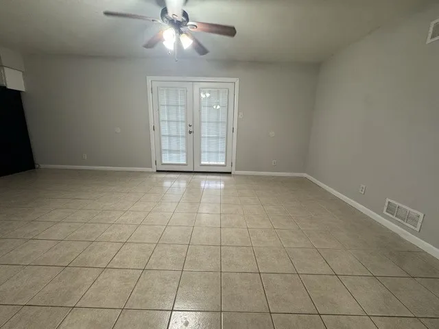 Single Family Residence For Rent in Hunt County , 4202 Templeton Street, Greenville, Texas 75401, 3 Bedroom, 2 Bathroom, 2 Garage spaces, 1,432 Sqft, built in 1970, mls#21399036, Real Estate Agent in Greenville, Homes For Rent in Hunt county, Homes For Rent in Greenville, Realtor in Greenville Texas, Real Estate Brokerage Independent Realty Texas, Luminita Cordes Realtor