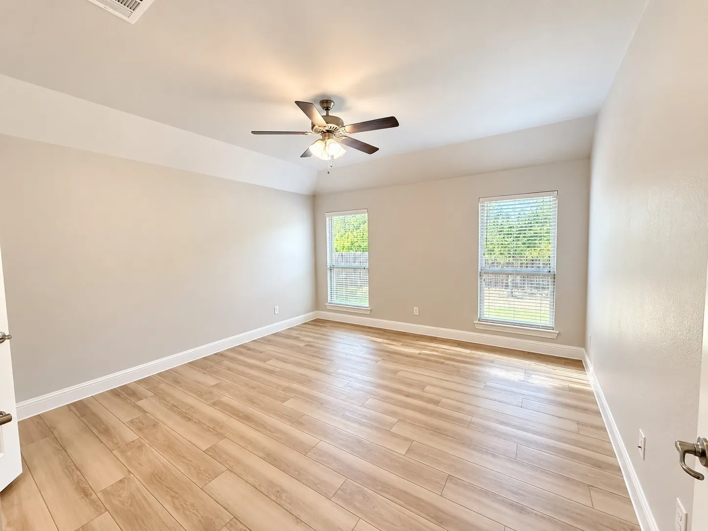Single Family Residence For Rent in Denton County , 4320 Lakeview Drive, Frisco, Texas 75036, 3 Bedroom, 2 Bathroom, 2 Garage spaces, 1,768 Sqft, built in 2018, mls#21399016, Real Estate Agent in Frisco, Homes For Rent in Denton county, Homes For Rent in Frisco, Realtor in Frisco Texas, Real Estate Brokerage Independent Realty Texas, Luminita Cordes Realtor