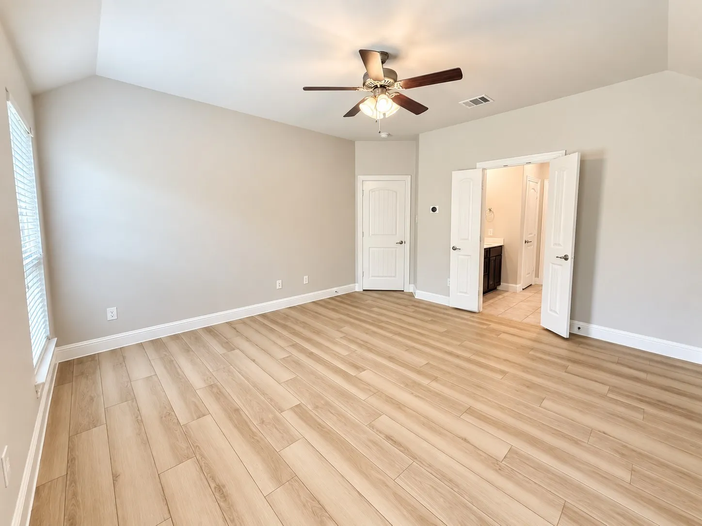 Single Family Residence For Rent in Denton County , 4320 Lakeview Drive, Frisco, Texas 75036, 3 Bedroom, 2 Bathroom, 2 Garage spaces, 1,768 Sqft, built in 2018, mls#21399016, Real Estate Agent in Frisco, Homes For Rent in Denton county, Homes For Rent in Frisco, Realtor in Frisco Texas, Real Estate Brokerage Independent Realty Texas, Luminita Cordes Realtor