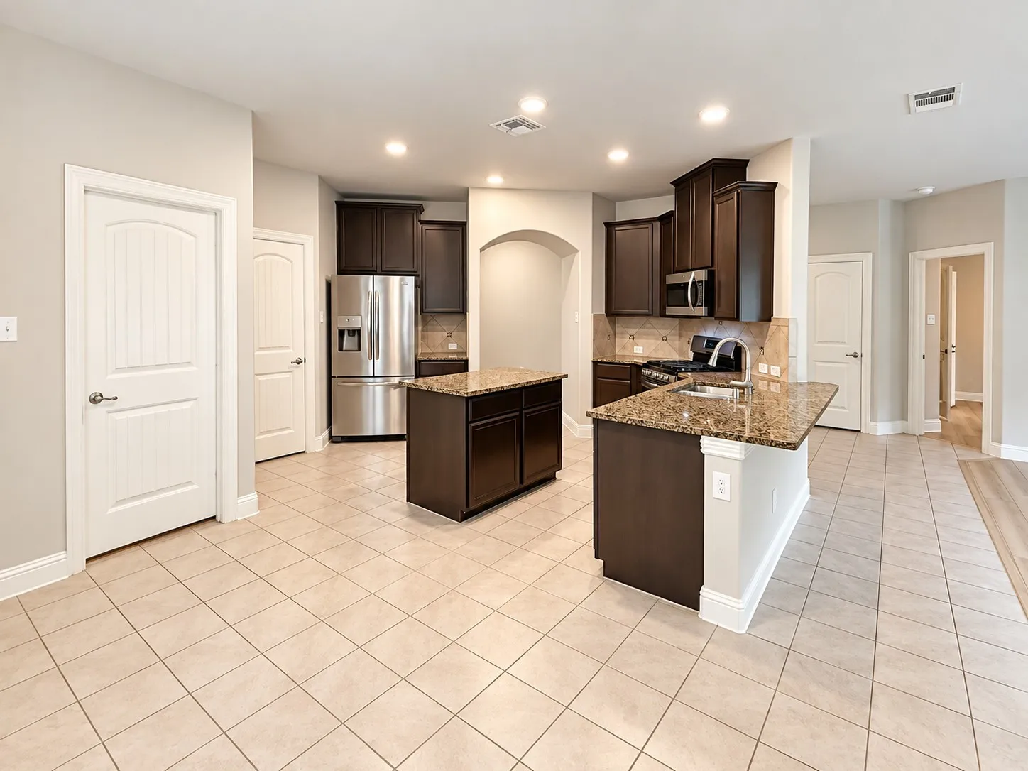Single Family Residence For Rent in Denton County , 4320 Lakeview Drive, Frisco, Texas 75036, 3 Bedroom, 2 Bathroom, 2 Garage spaces, 1,768 Sqft, built in 2018, mls#21399016, Real Estate Agent in Frisco, Homes For Rent in Denton county, Homes For Rent in Frisco, Realtor in Frisco Texas, Real Estate Brokerage Independent Realty Texas, Luminita Cordes Realtor