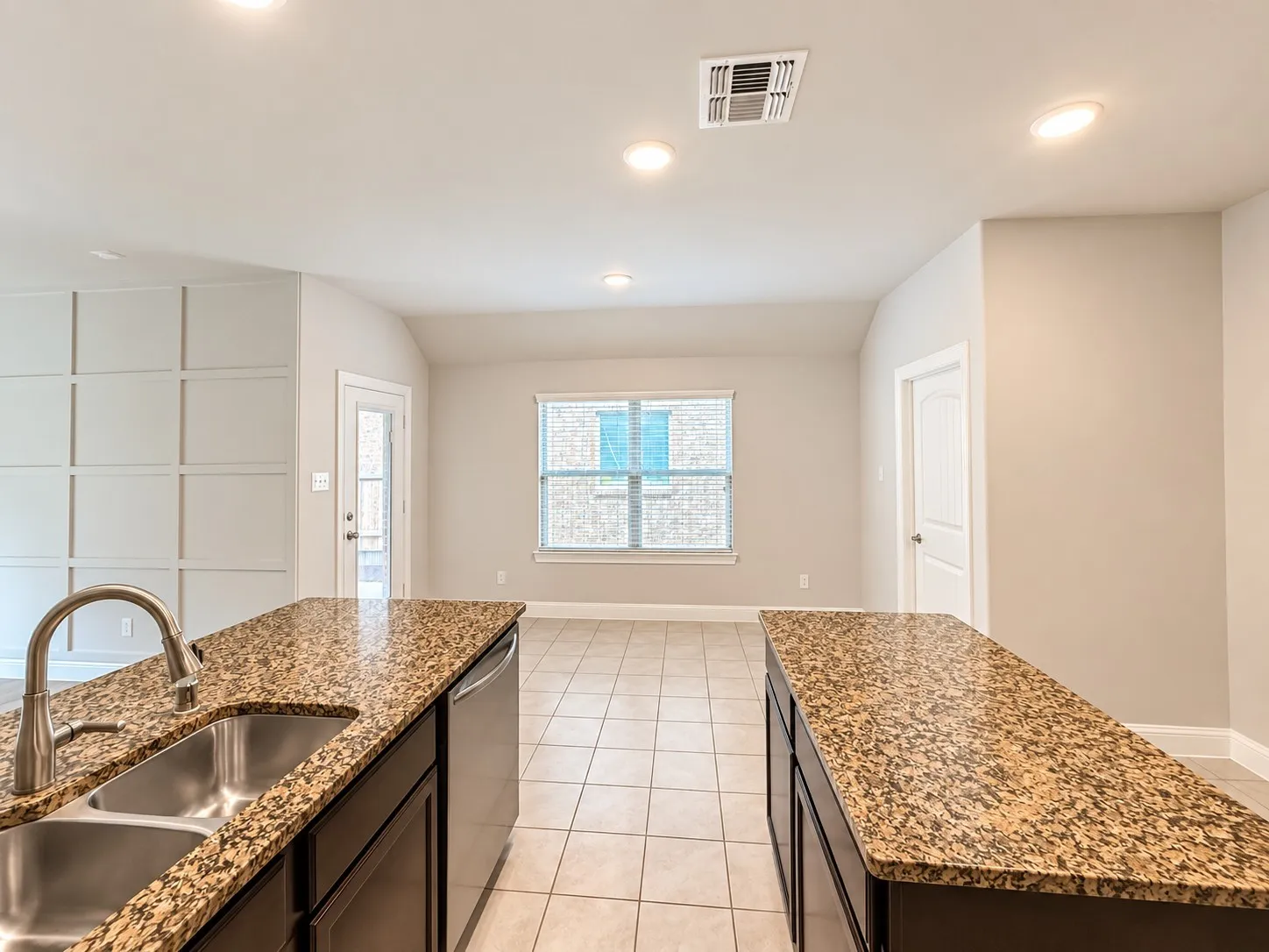 Single Family Residence For Rent in Denton County , 4320 Lakeview Drive, Frisco, Texas 75036, 3 Bedroom, 2 Bathroom, 2 Garage spaces, 1,768 Sqft, built in 2018, mls#21399016, Real Estate Agent in Frisco, Homes For Rent in Denton county, Homes For Rent in Frisco, Realtor in Frisco Texas, Real Estate Brokerage Independent Realty Texas, Luminita Cordes Realtor