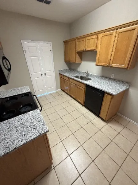 Duplex For Rent in Parker County , 120 Lindas Creek Lane, Weatherford, Texas 76088, 3 Bedroom, 2 Bathroom, Garage spaces, 2,142 Sqft, built in 2007, mls#21399045, Real Estate Agent in Weatherford, Homes For Rent in Parker county, Homes For Rent in Weatherford, Realtor in Weatherford Texas, Real Estate Brokerage Independent Realty Texas, Luminita Cordes Realtor