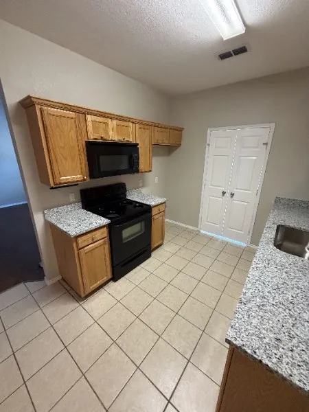 Duplex For Rent in Parker County , 120 Lindas Creek Lane, Weatherford, Texas 76088, 3 Bedroom, 2 Bathroom, Garage spaces, 2,142 Sqft, built in 2007, mls#21399045, Real Estate Agent in Weatherford, Homes For Rent in Parker county, Homes For Rent in Weatherford, Realtor in Weatherford Texas, Real Estate Brokerage Independent Realty Texas, Luminita Cordes Realtor