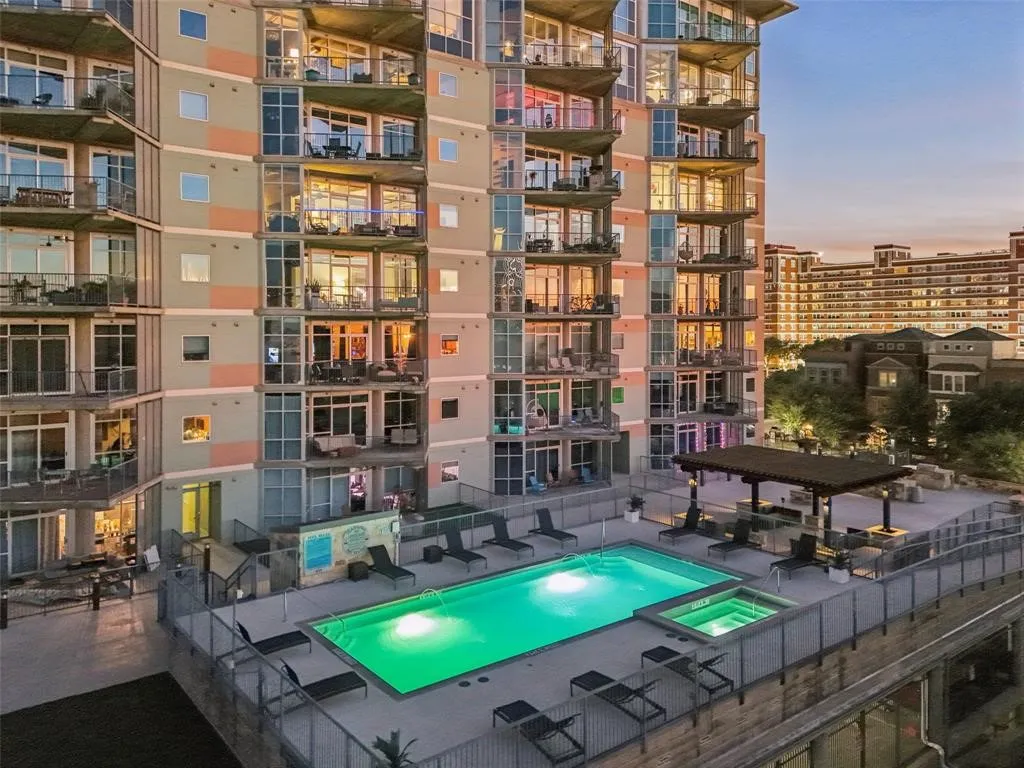 Condominium For Rent in Dallas County , 1001 Belleview Street 707, Dallas, Texas 75215, 2 Bedroom, 2 Bathroom, 1 Garage spaces, 1,155 Sqft, built in 2007, mls#21397509, Real Estate Agent in Dallas, Homes For Rent in Dallas county, Homes For Rent in Dallas, Realtor in Dallas Texas, Real Estate Brokerage Independent Realty Texas, Luminita Cordes Realtor