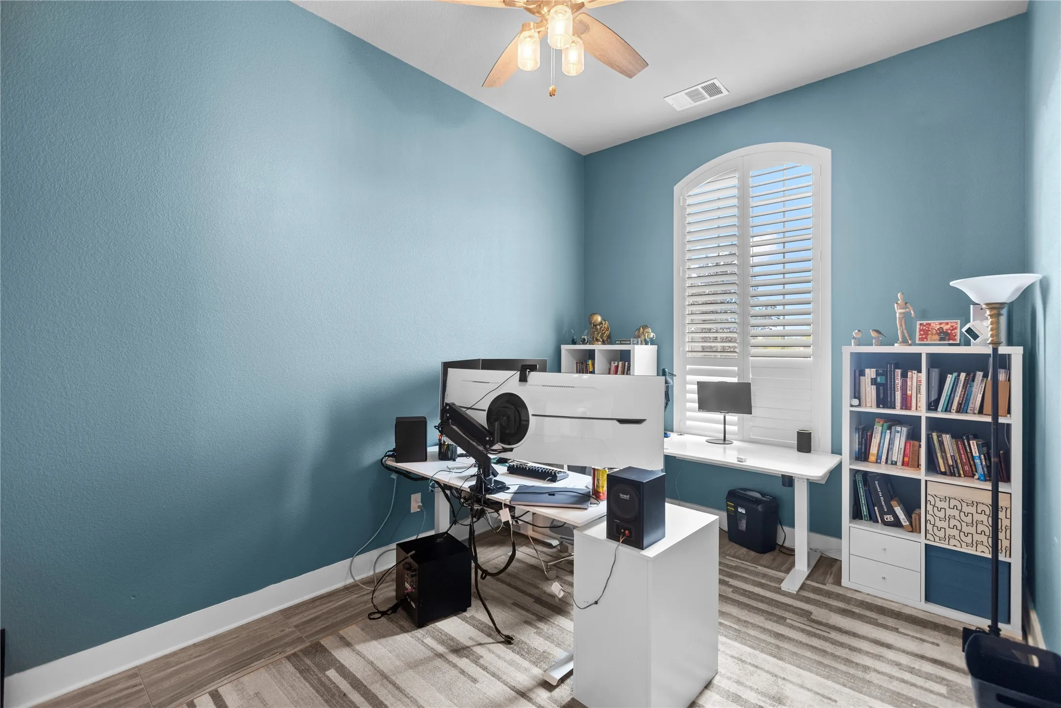 Single Family Residence For Sale in Denton County , 1124 Walker Way, Aubrey, Texas 76227, 4 Bedroom, 3 Bathroom, 2 Garage spaces, 2,911 Sqft, built in 2018, mls#21398985, Real Estate Agent in Aubrey, Homes For Sale in Denton county, Homes For Sale in Aubrey, Realtor in Aubrey Texas, Real Estate Brokerage Independent Realty Texas, Luminita Cordes Realtor