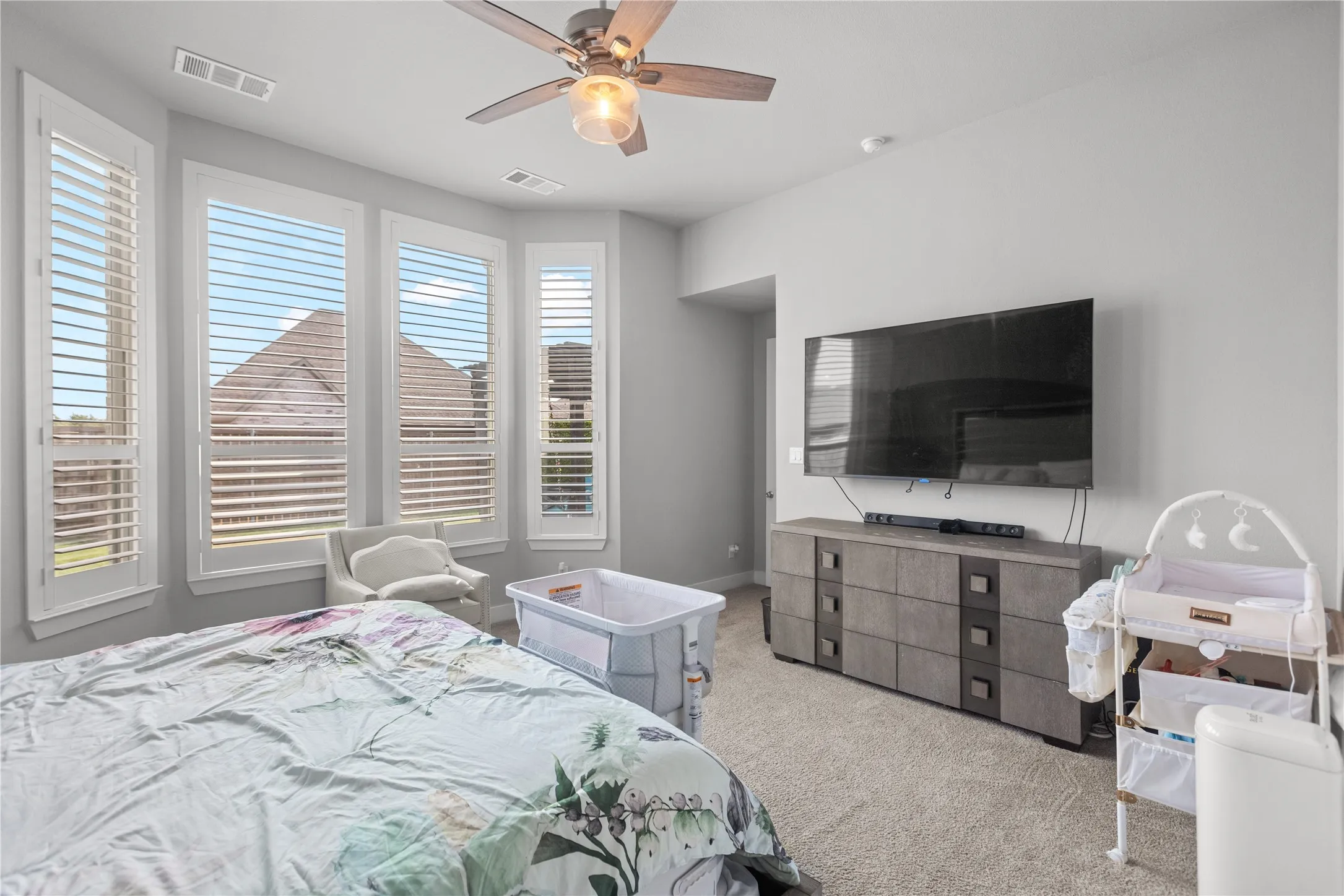 Single Family Residence For Sale in Denton County , 1124 Walker Way, Aubrey, Texas 76227, 4 Bedroom, 3 Bathroom, 2 Garage spaces, 2,911 Sqft, built in 2018, mls#21398985, Real Estate Agent in Aubrey, Homes For Sale in Denton county, Homes For Sale in Aubrey, Realtor in Aubrey Texas, Real Estate Brokerage Independent Realty Texas, Luminita Cordes Realtor