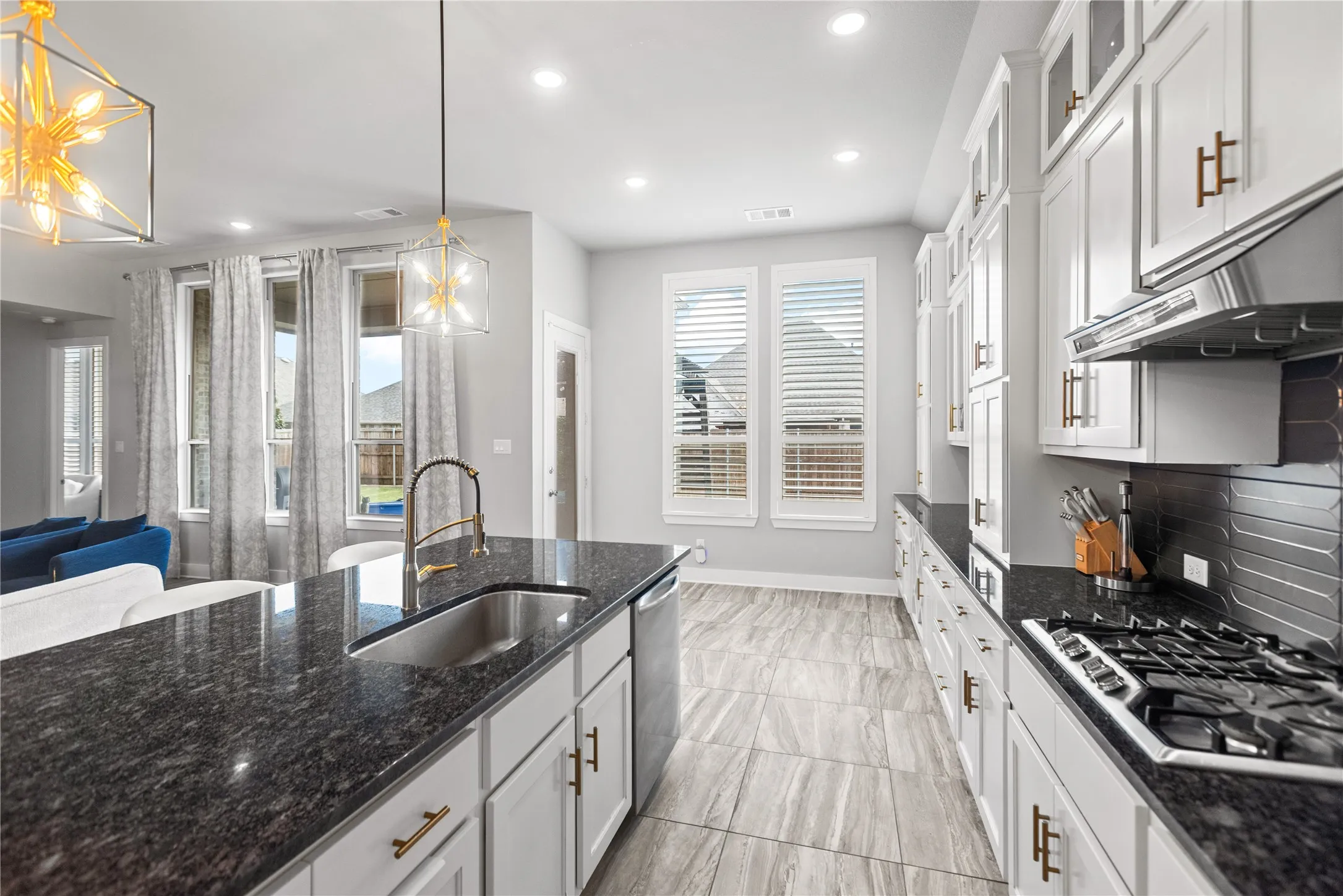 Single Family Residence For Sale in Denton County , 1124 Walker Way, Aubrey, Texas 76227, 4 Bedroom, 3 Bathroom, 2 Garage spaces, 2,911 Sqft, built in 2018, mls#21398985, Real Estate Agent in Aubrey, Homes For Sale in Denton county, Homes For Sale in Aubrey, Realtor in Aubrey Texas, Real Estate Brokerage Independent Realty Texas, Luminita Cordes Realtor