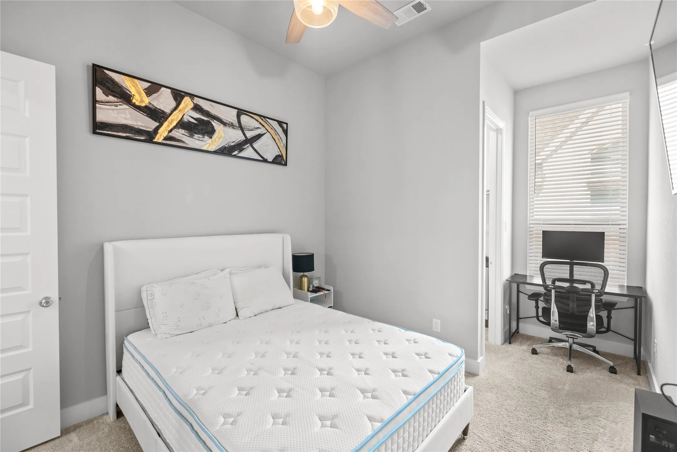 Single Family Residence For Sale in Denton County , 1124 Walker Way, Aubrey, Texas 76227, 4 Bedroom, 3 Bathroom, 2 Garage spaces, 2,911 Sqft, built in 2018, mls#21398985, Real Estate Agent in Aubrey, Homes For Sale in Denton county, Homes For Sale in Aubrey, Realtor in Aubrey Texas, Real Estate Brokerage Independent Realty Texas, Luminita Cordes Realtor