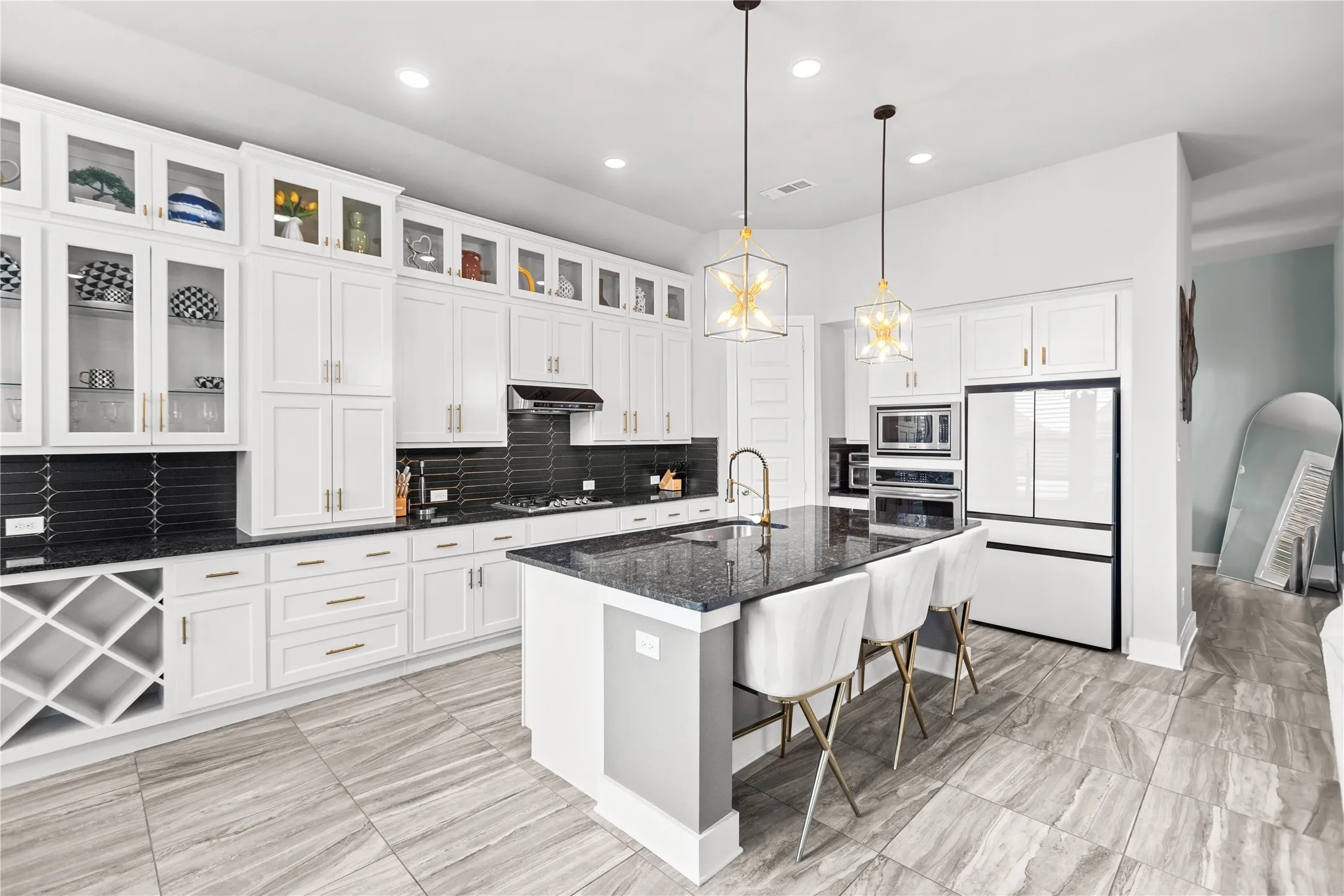 Single Family Residence For Sale in Denton County , 1124 Walker Way, Aubrey, Texas 76227, 4 Bedroom, 3 Bathroom, 2 Garage spaces, 2,911 Sqft, built in 2018, mls#21398985, Real Estate Agent in Aubrey, Homes For Sale in Denton county, Homes For Sale in Aubrey, Realtor in Aubrey Texas, Real Estate Brokerage Independent Realty Texas, Luminita Cordes Realtor