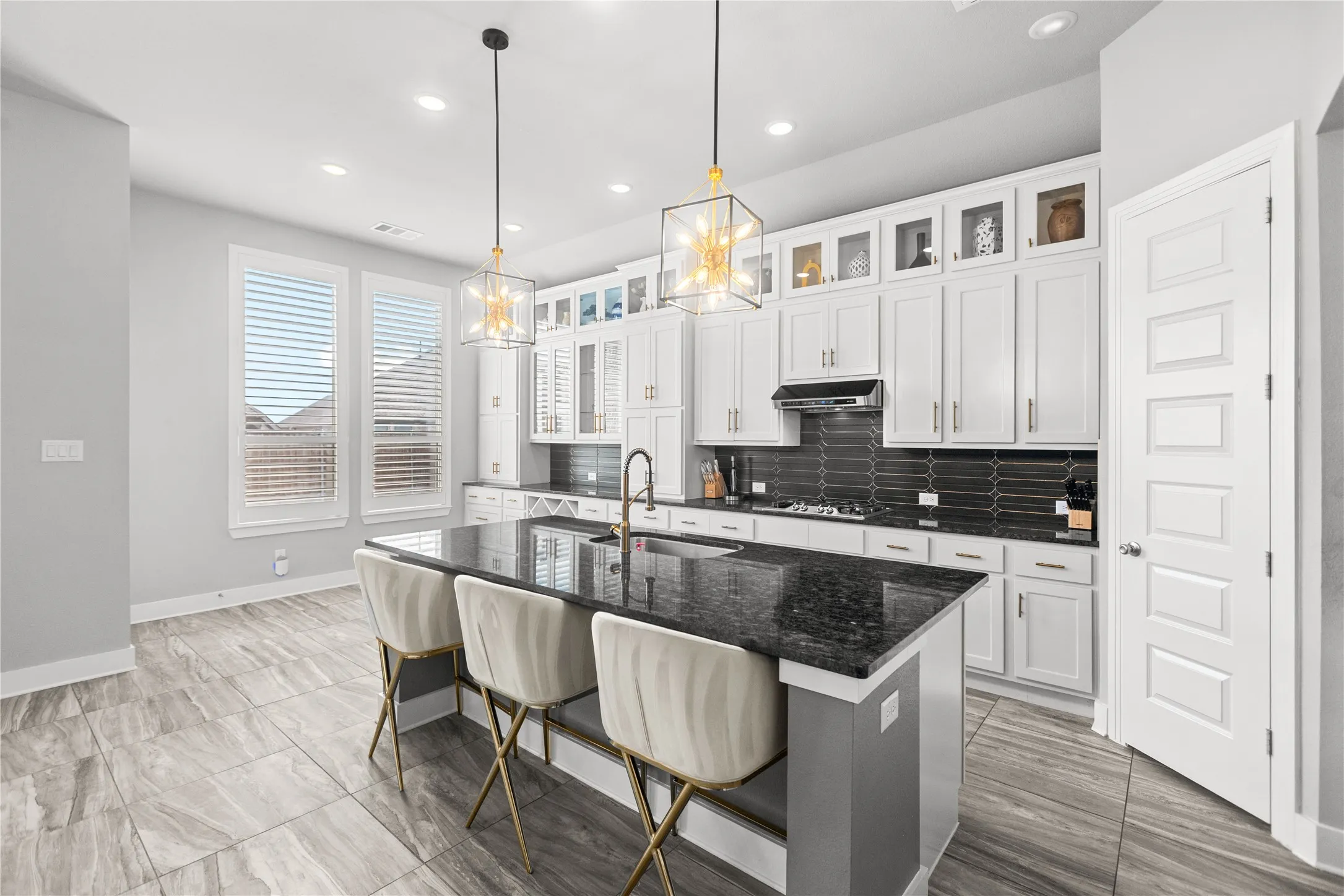 Single Family Residence For Sale in Denton County , 1124 Walker Way, Aubrey, Texas 76227, 4 Bedroom, 3 Bathroom, 2 Garage spaces, 2,911 Sqft, built in 2018, mls#21398985, Real Estate Agent in Aubrey, Homes For Sale in Denton county, Homes For Sale in Aubrey, Realtor in Aubrey Texas, Real Estate Brokerage Independent Realty Texas, Luminita Cordes Realtor