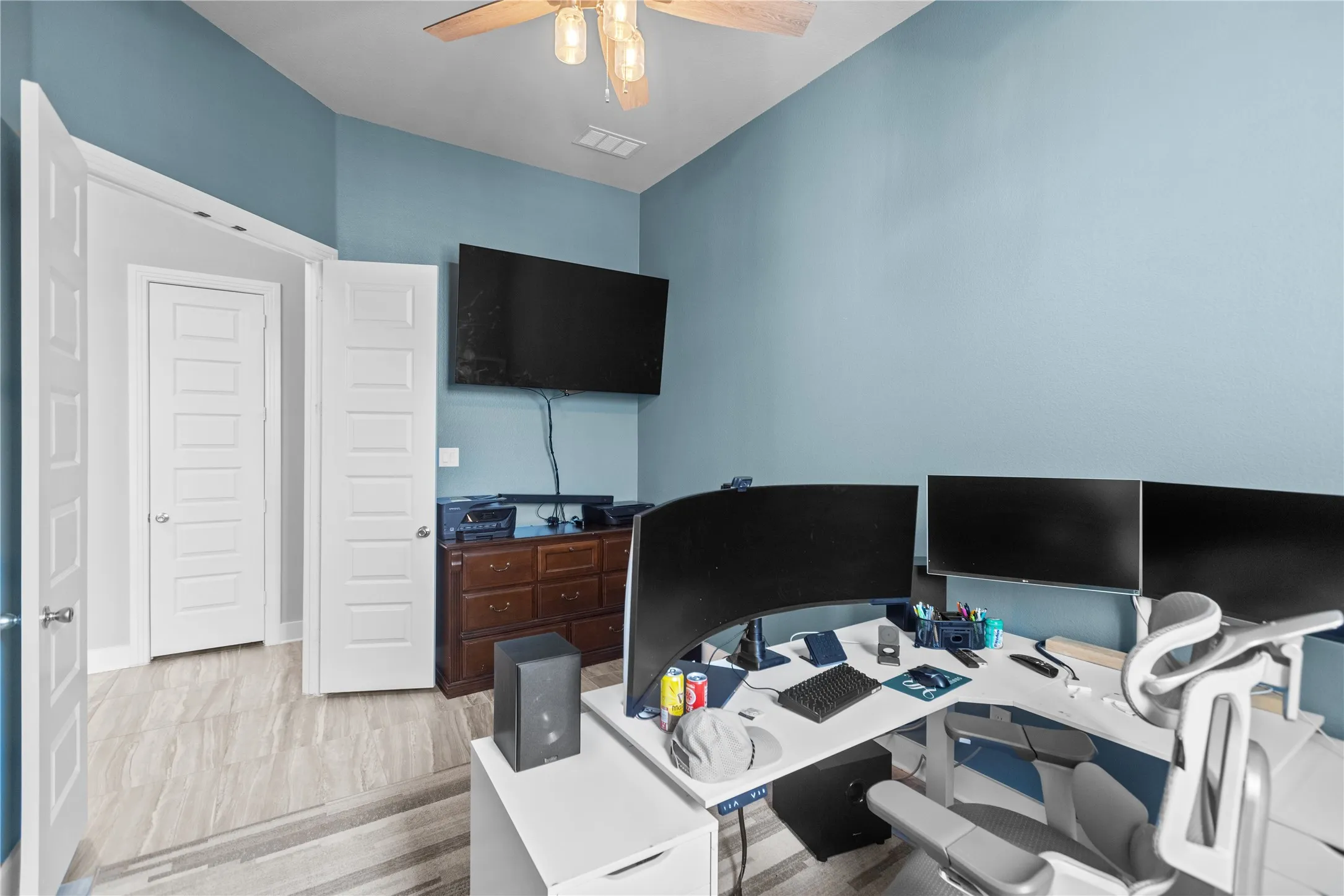 Single Family Residence For Sale in Denton County , 1124 Walker Way, Aubrey, Texas 76227, 4 Bedroom, 3 Bathroom, 2 Garage spaces, 2,911 Sqft, built in 2018, mls#21398985, Real Estate Agent in Aubrey, Homes For Sale in Denton county, Homes For Sale in Aubrey, Realtor in Aubrey Texas, Real Estate Brokerage Independent Realty Texas, Luminita Cordes Realtor