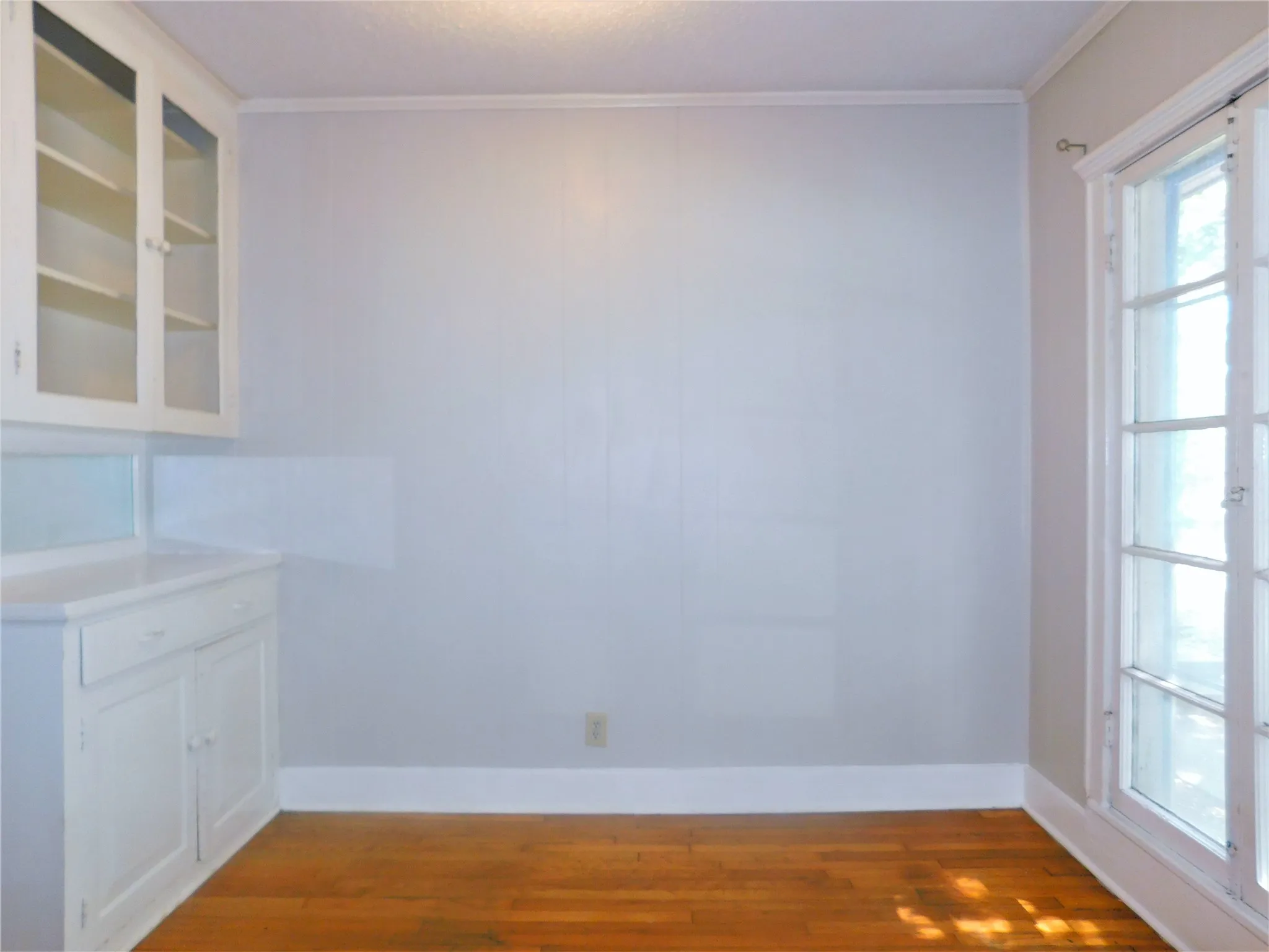 Duplex For Rent in Denton County , 1609 N Locust Street, Denton, Texas 76201, 2 Bedroom, 1 Bathroom, Garage spaces, 967 Sqft, built in 1931, mls#21399053, Real Estate Agent in Denton, Homes For Rent in Denton county, Homes For Rent in Denton, Realtor in Denton Texas, Real Estate Brokerage Independent Realty Texas, Luminita Cordes Realtor