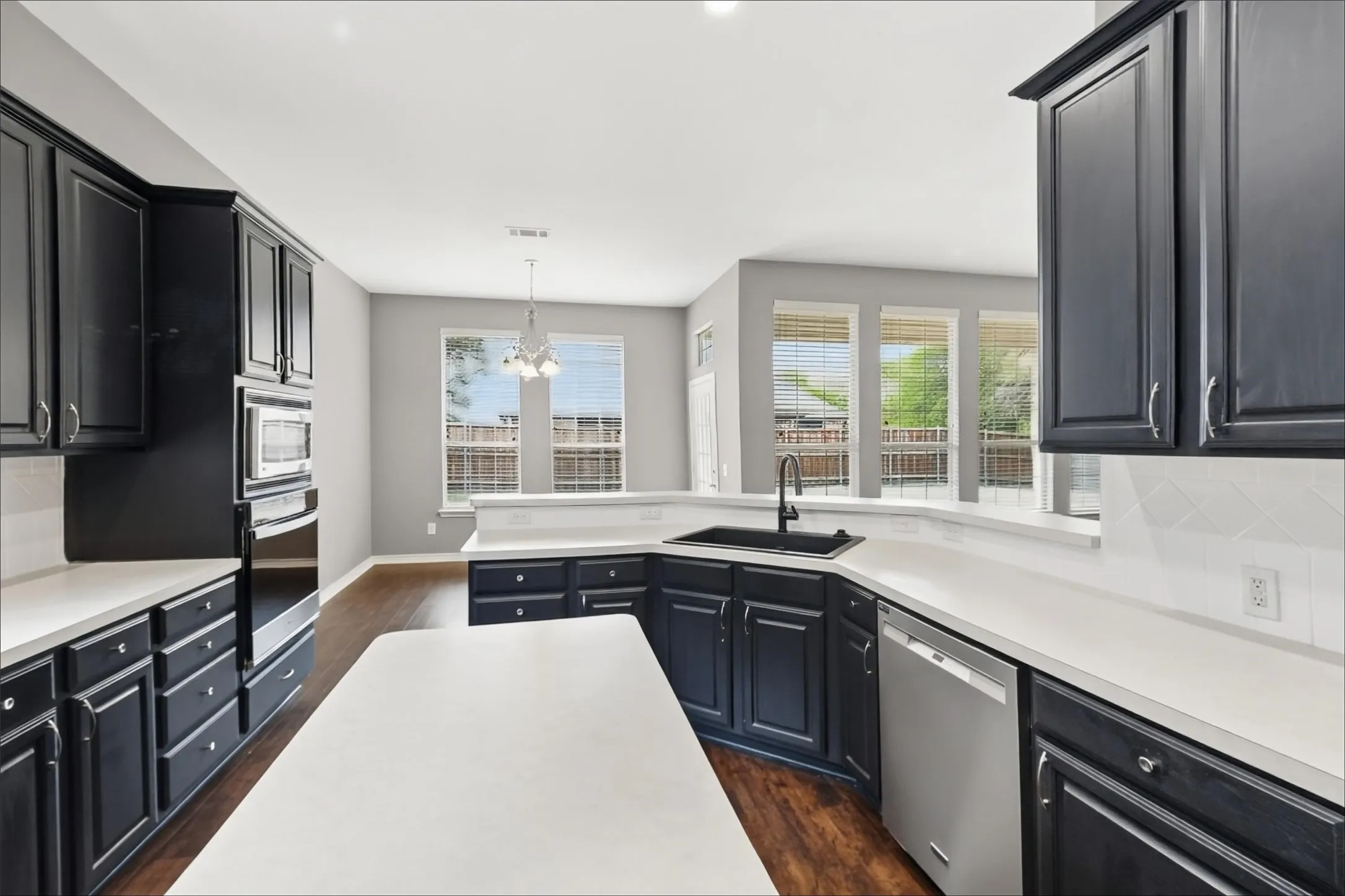 Single Family Residence For Sale in Collin County , 11345 Old Works Drive, Frisco, Texas 75035, 4 Bedroom, 2 Bathroom, 2 Garage spaces, 2,346 Sqft, built in 1998, mls#21399055, Real Estate Agent in Frisco, Homes For Sale in Collin county, Homes For Sale in Frisco, Realtor in Frisco Texas, Real Estate Brokerage Independent Realty Texas, Luminita Cordes Realtor