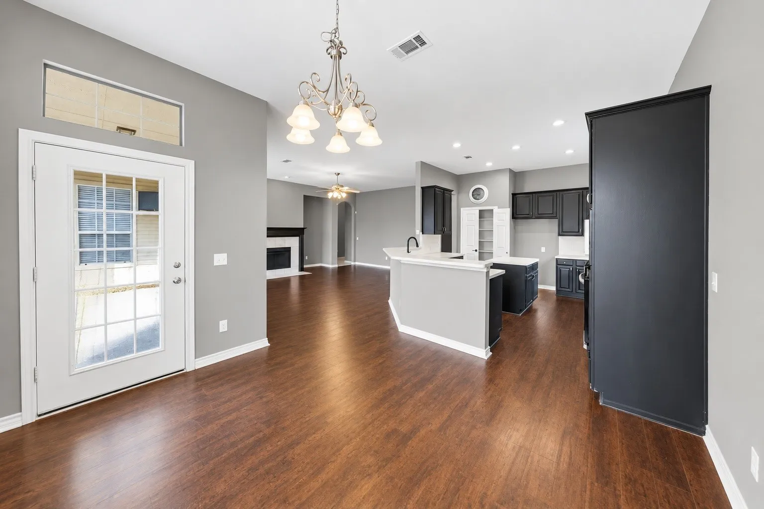Single Family Residence For Sale in Collin County , 11345 Old Works Drive, Frisco, Texas 75035, 4 Bedroom, 2 Bathroom, 2 Garage spaces, 2,346 Sqft, built in 1998, mls#21399055, Real Estate Agent in Frisco, Homes For Sale in Collin county, Homes For Sale in Frisco, Realtor in Frisco Texas, Real Estate Brokerage Independent Realty Texas, Luminita Cordes Realtor