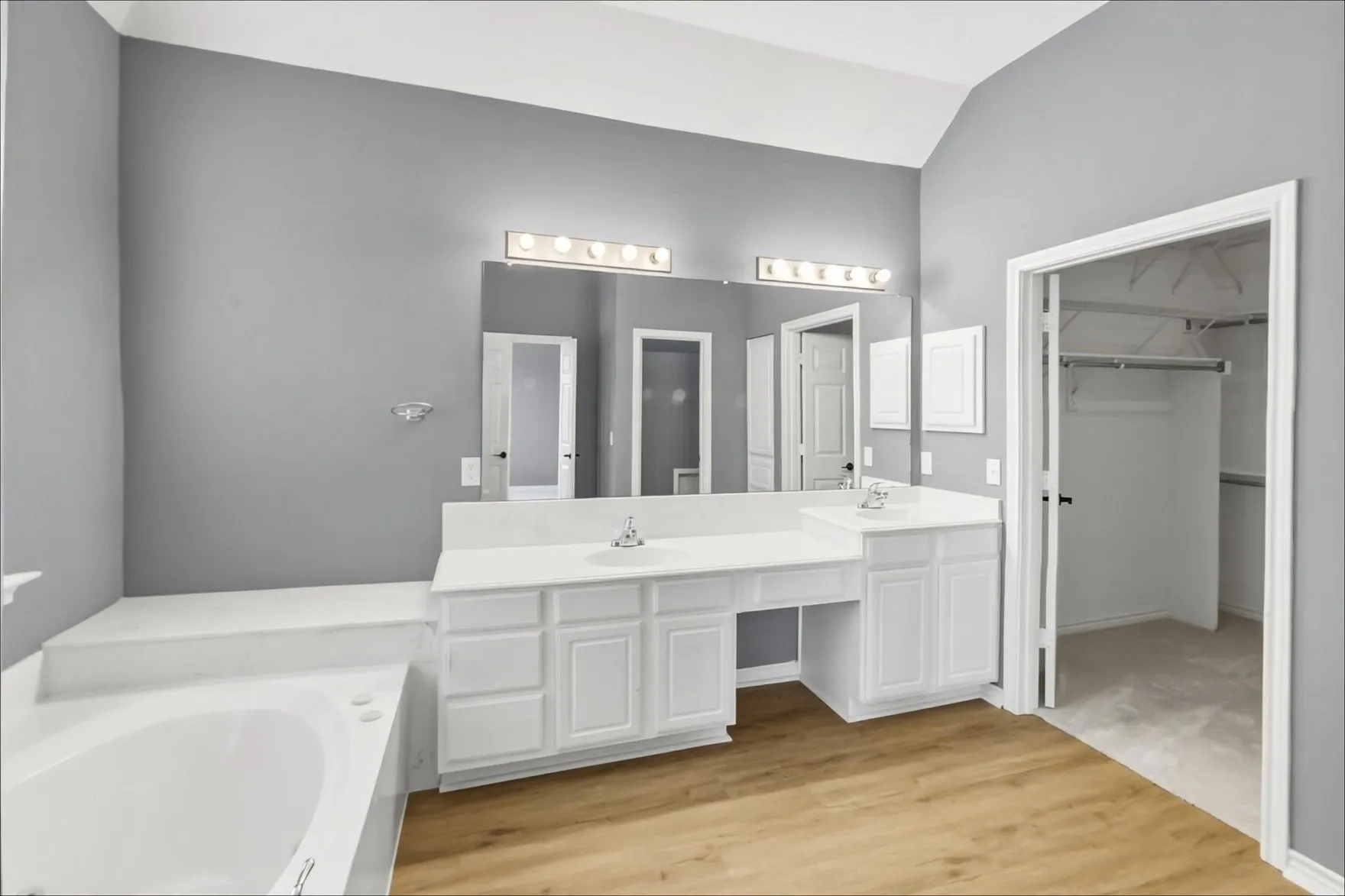 Single Family Residence For Sale in Collin County , 11345 Old Works Drive, Frisco, Texas 75035, 4 Bedroom, 2 Bathroom, 2 Garage spaces, 2,346 Sqft, built in 1998, mls#21399055, Real Estate Agent in Frisco, Homes For Sale in Collin county, Homes For Sale in Frisco, Realtor in Frisco Texas, Real Estate Brokerage Independent Realty Texas, Luminita Cordes Realtor