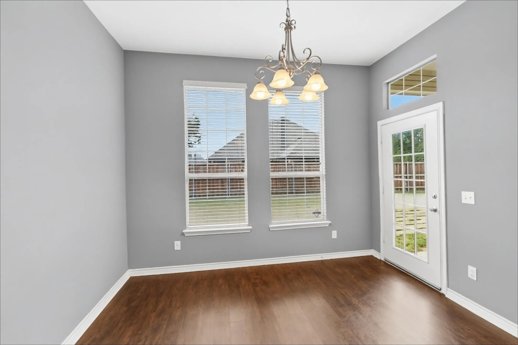 Single Family Residence For Sale in Collin County , 11345 Old Works Drive, Frisco, Texas 75035, 4 Bedroom, 2 Bathroom, 2 Garage spaces, 2,346 Sqft, built in 1998, mls#21399055, Real Estate Agent in Frisco, Homes For Sale in Collin county, Homes For Sale in Frisco, Realtor in Frisco Texas, Real Estate Brokerage Independent Realty Texas, Luminita Cordes Realtor