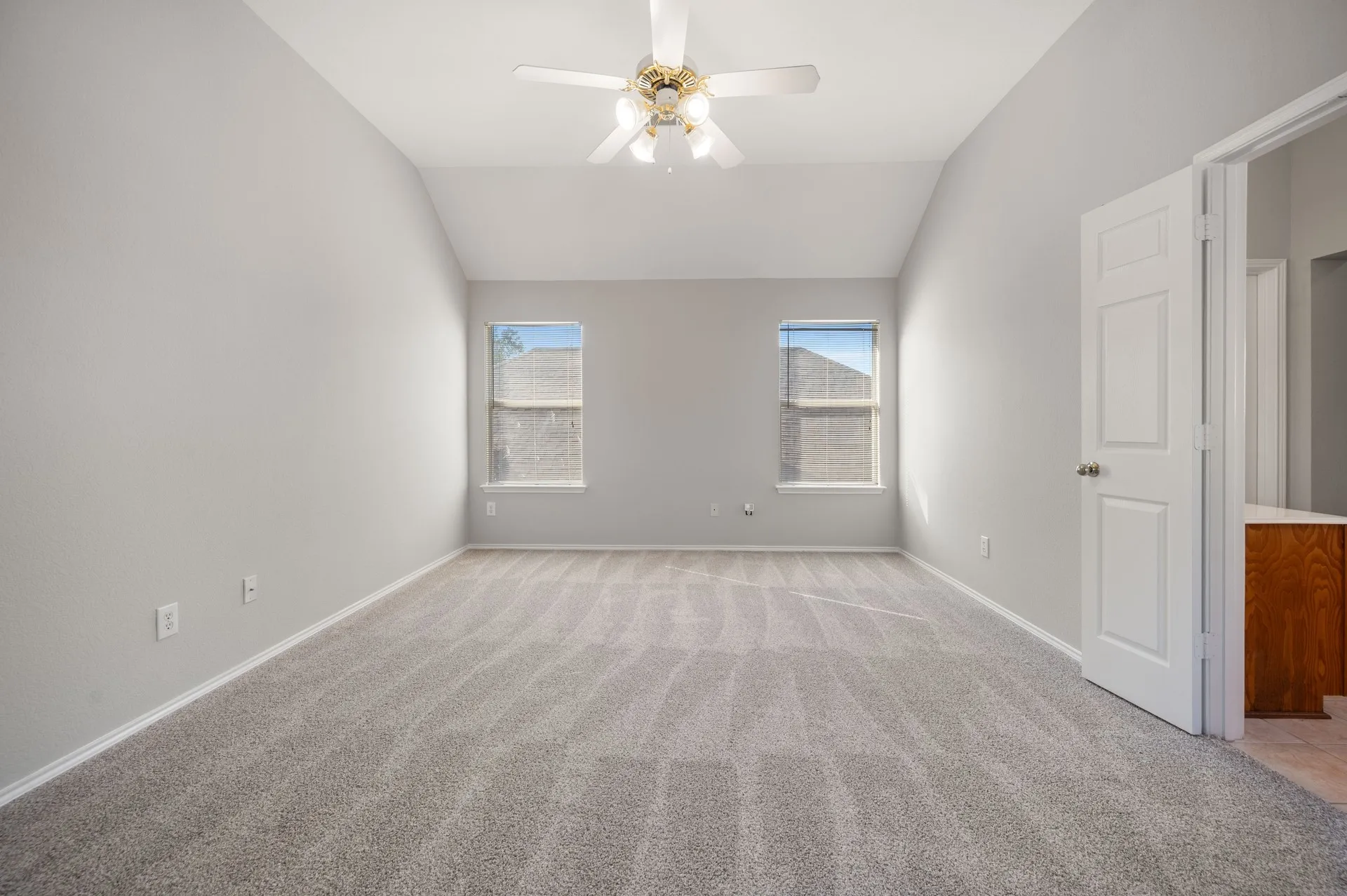 Single Family Residence For Sale in Collin County , 1117 Inland Lane, Mc Kinney, Texas 75072, 3 Bedroom, 3 Bathroom, 2 Garage spaces, 1,903 Sqft, built in 2002, mls#21398624, Real Estate Agent in Mc Kinney, Homes For Sale in Collin county, Homes For Sale in Mc Kinney, Realtor in Mc Kinney Texas, Real Estate Brokerage Independent Realty Texas, Luminita Cordes Realtor