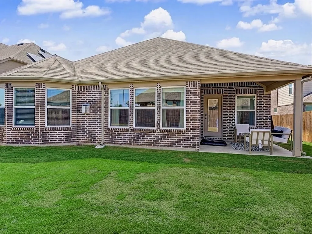Single Family Residence For Sale in Tarrant County , 804 Sweeping Butte Drive, Fort Worth, Texas 76052, 3 Bedroom, 2 Bathroom, 3 Garage spaces, 1,809 Sqft, built in 2021, mls#21399082, Real Estate Agent in Fort Worth, Homes For Sale in Tarrant county, Homes For Sale in Fort Worth, Realtor in Fort Worth Texas, Real Estate Brokerage Independent Realty Texas, Luminita Cordes Realtor