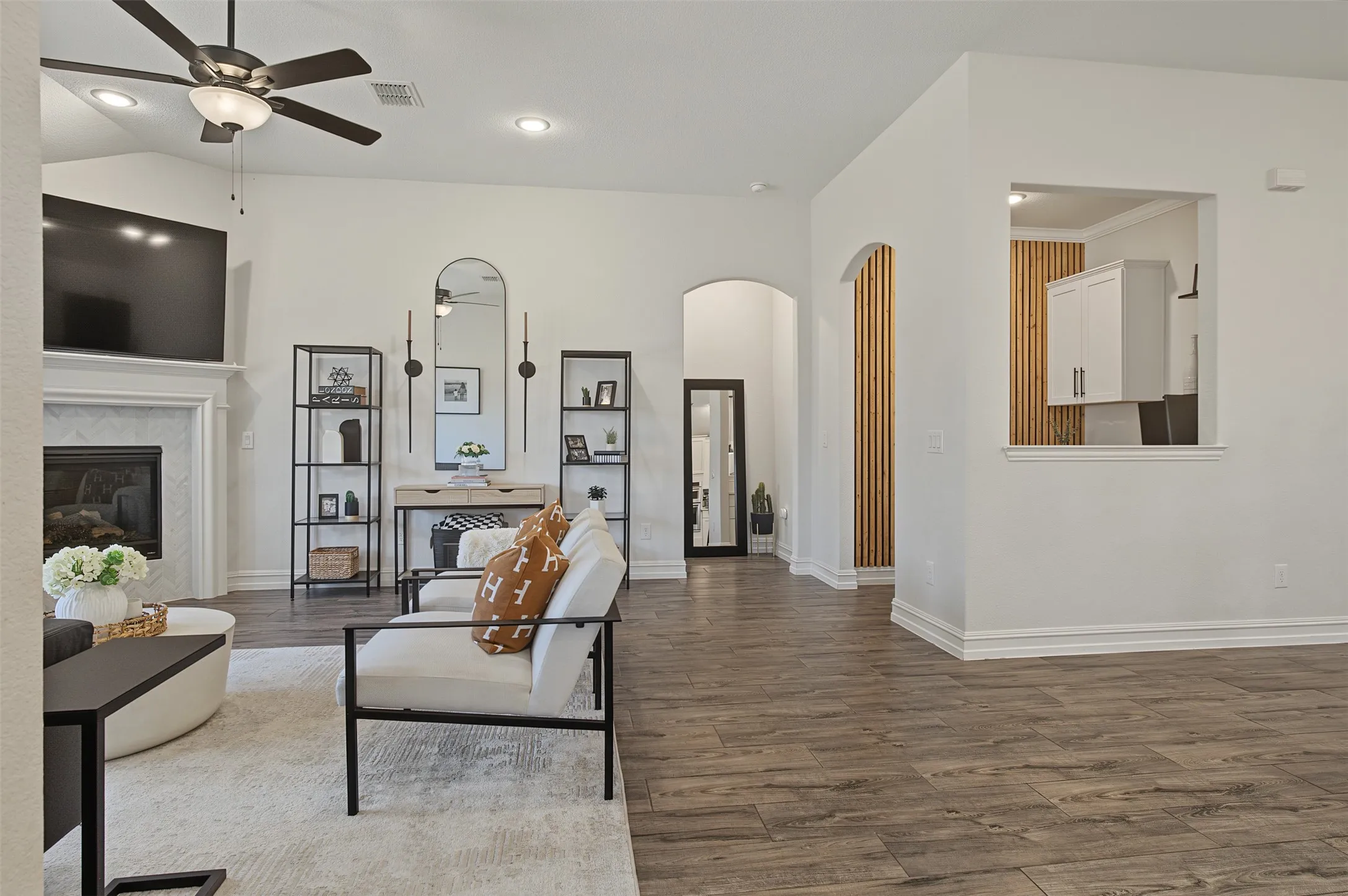 Single Family Residence For Sale in Tarrant County , 804 Sweeping Butte Drive, Fort Worth, Texas 76052, 3 Bedroom, 2 Bathroom, 3 Garage spaces, 1,809 Sqft, built in 2021, mls#21399082, Real Estate Agent in Fort Worth, Homes For Sale in Tarrant county, Homes For Sale in Fort Worth, Realtor in Fort Worth Texas, Real Estate Brokerage Independent Realty Texas, Luminita Cordes Realtor