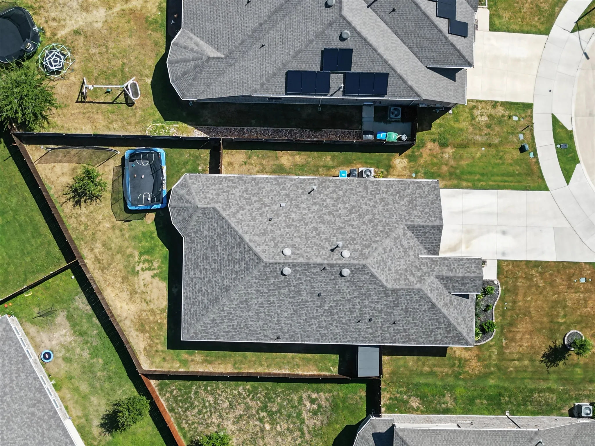 Single Family Residence For Sale in Tarrant County , 804 Sweeping Butte Drive, Fort Worth, Texas 76052, 3 Bedroom, 2 Bathroom, 3 Garage spaces, 1,809 Sqft, built in 2021, mls#21399082, Real Estate Agent in Fort Worth, Homes For Sale in Tarrant county, Homes For Sale in Fort Worth, Realtor in Fort Worth Texas, Real Estate Brokerage Independent Realty Texas, Luminita Cordes Realtor