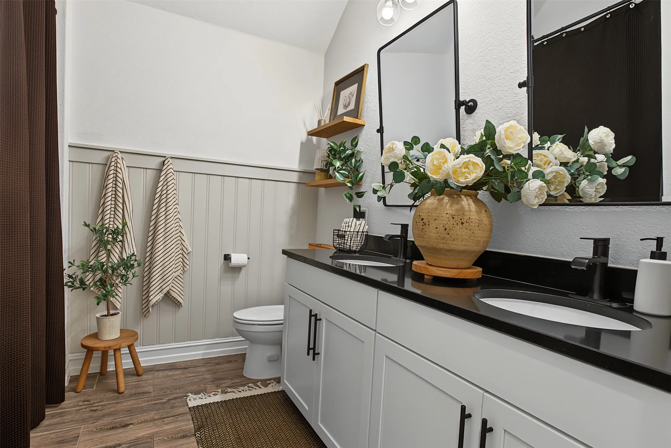 Single Family Residence For Sale in Tarrant County , 804 Sweeping Butte Drive, Fort Worth, Texas 76052, 3 Bedroom, 2 Bathroom, 3 Garage spaces, 1,809 Sqft, built in 2021, mls#21399082, Real Estate Agent in Fort Worth, Homes For Sale in Tarrant county, Homes For Sale in Fort Worth, Realtor in Fort Worth Texas, Real Estate Brokerage Independent Realty Texas, Luminita Cordes Realtor