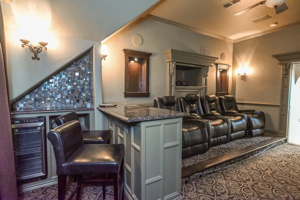 Single Family Residence For Sale in Dallas County , 711 Lexington Avenue, Coppell, Texas 75019, 5 Bedroom, 5 Bathroom, 3 Garage spaces, 4,854 Sqft, built in 2000, mls#21399085, Real Estate Agent in Coppell, Homes For Sale in Dallas county, Homes For Sale in Coppell, Realtor in Coppell Texas, Real Estate Brokerage Independent Realty Texas, Luminita Cordes Realtor