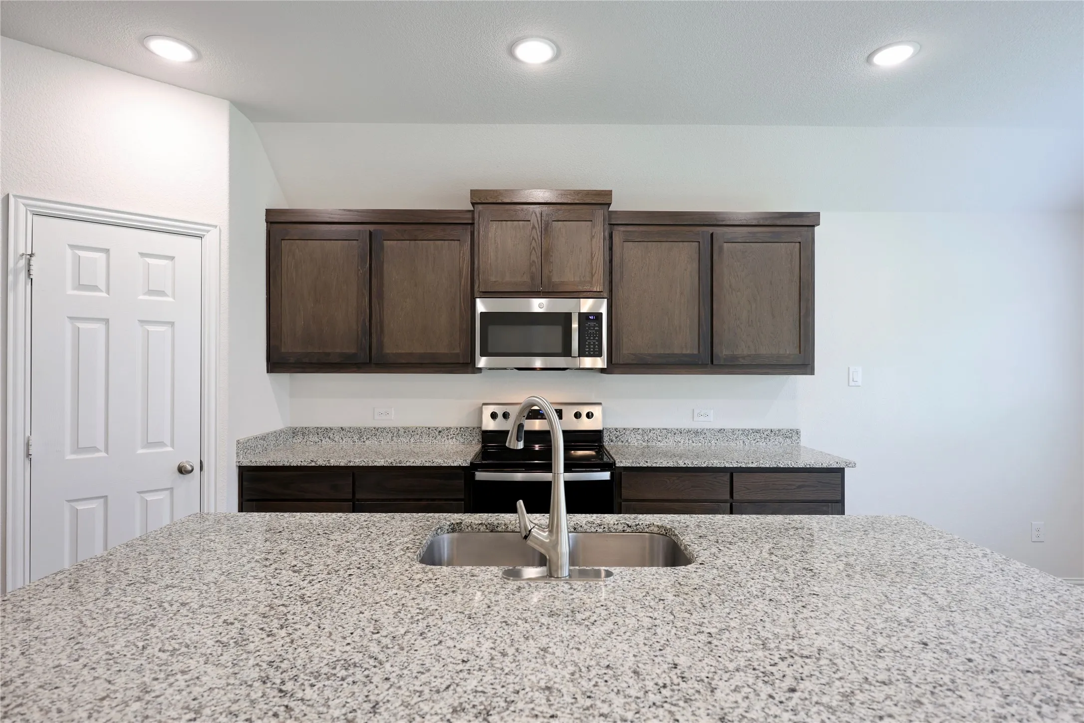 Single Family Residence For Rent in Collin County , 4012 Mockingbird Lane, Melissa, Texas 75454, 4 Bedroom, 3 Bathroom, 2 Garage spaces, 1,938 Sqft, built in 2021, mls#21398510, Real Estate Agent in Melissa, Homes For Rent in Collin county, Homes For Rent in Melissa, Realtor in Melissa Texas, Real Estate Brokerage Independent Realty Texas, Luminita Cordes Realtor