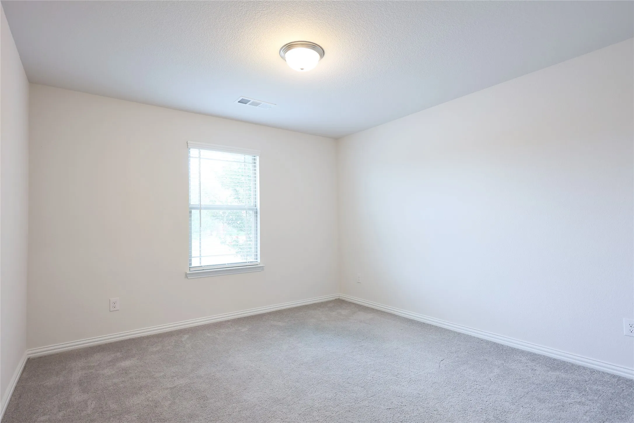 Single Family Residence For Rent in Collin County , 4012 Mockingbird Lane, Melissa, Texas 75454, 4 Bedroom, 3 Bathroom, 2 Garage spaces, 1,938 Sqft, built in 2021, mls#21398510, Real Estate Agent in Melissa, Homes For Rent in Collin county, Homes For Rent in Melissa, Realtor in Melissa Texas, Real Estate Brokerage Independent Realty Texas, Luminita Cordes Realtor