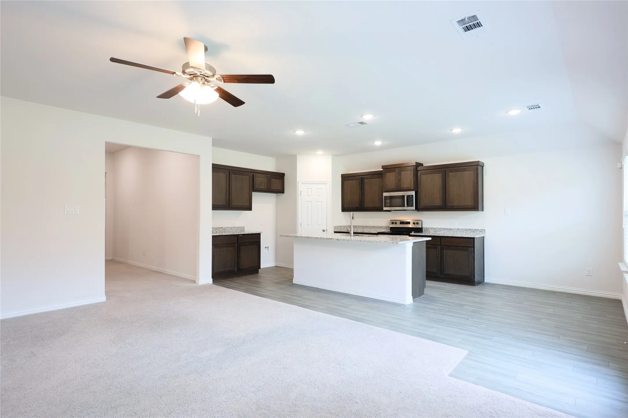 Single Family Residence For Rent in Collin County , 4012 Mockingbird Lane, Melissa, Texas 75454, 4 Bedroom, 3 Bathroom, 2 Garage spaces, 1,938 Sqft, built in 2021, mls#21398510, Real Estate Agent in Melissa, Homes For Rent in Collin county, Homes For Rent in Melissa, Realtor in Melissa Texas, Real Estate Brokerage Independent Realty Texas, Luminita Cordes Realtor