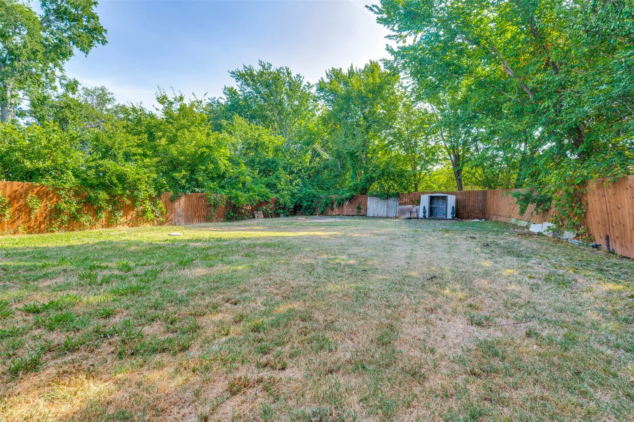 Single Family Residence For Sale in Ellis County , 207 Ennis Street, Waxahachie, Texas 75165, 4 Bedroom, 2 Bathroom, Garage spaces, 1,478 Sqft, built in 2016, mls#21398729, Real Estate Agent in Waxahachie, Homes For Sale in Ellis county, Homes For Sale in Waxahachie, Realtor in Waxahachie Texas, Real Estate Brokerage Independent Realty Texas, Luminita Cordes Realtor