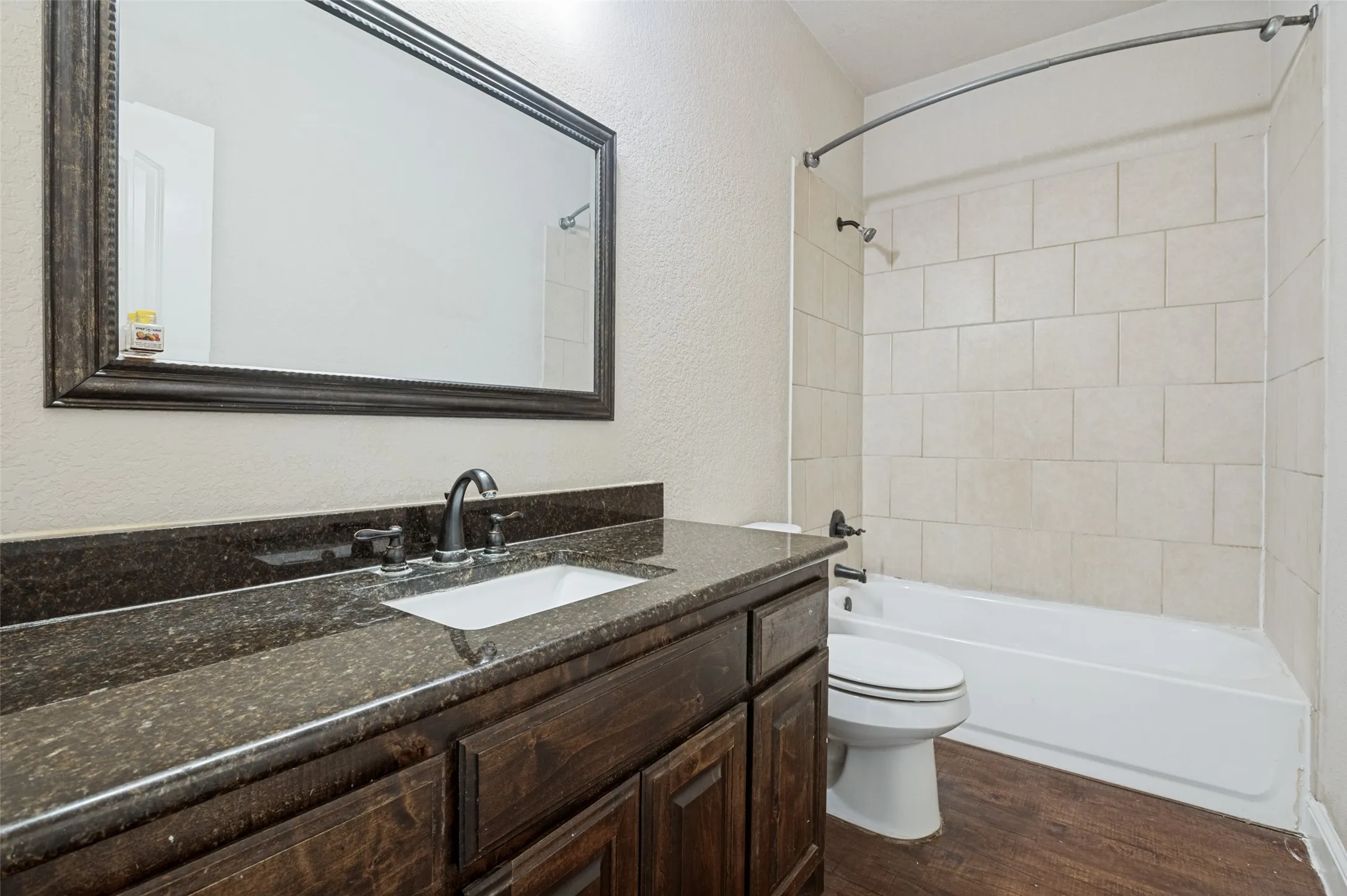 Single Family Residence For Sale in Ellis County , 207 Ennis Street, Waxahachie, Texas 75165, 4 Bedroom, 2 Bathroom, Garage spaces, 1,478 Sqft, built in 2016, mls#21398729, Real Estate Agent in Waxahachie, Homes For Sale in Ellis county, Homes For Sale in Waxahachie, Realtor in Waxahachie Texas, Real Estate Brokerage Independent Realty Texas, Luminita Cordes Realtor