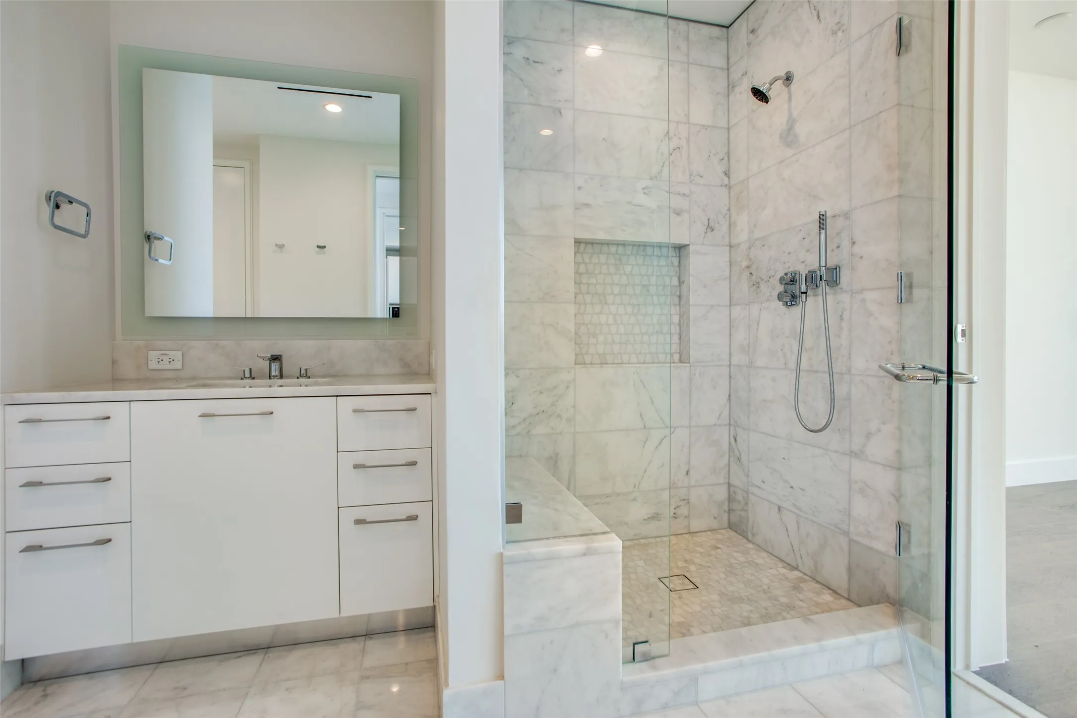 Condominium For Rent in Collin County , 7901 Windrose 605, Plano, Texas 75024, 1 Bedroom, 1 Bathroom, 2 Garage spaces, 1,020 Sqft, built in 2020, mls#21399103, Real Estate Agent in Plano, Homes For Rent in Collin county, Homes For Rent in Plano, Realtor in Plano Texas, Real Estate Brokerage Independent Realty Texas, Luminita Cordes Realtor