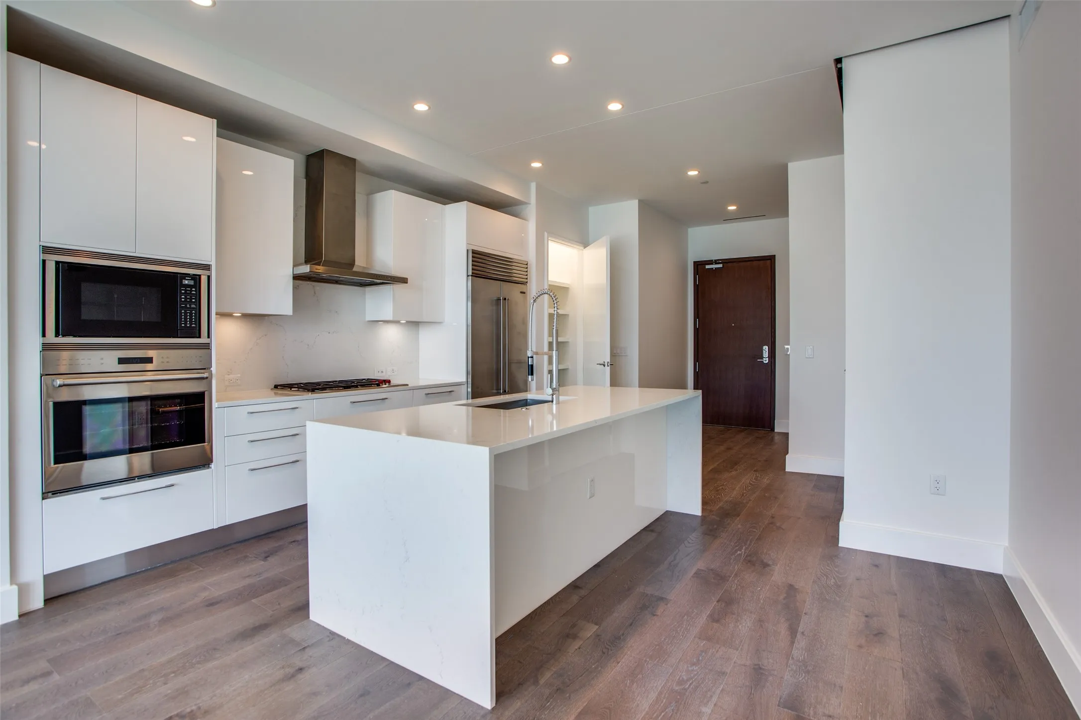 Condominium For Rent in Collin County , 7901 Windrose 605, Plano, Texas 75024, 1 Bedroom, 1 Bathroom, 2 Garage spaces, 1,020 Sqft, built in 2020, mls#21399103, Real Estate Agent in Plano, Homes For Rent in Collin county, Homes For Rent in Plano, Realtor in Plano Texas, Real Estate Brokerage Independent Realty Texas, Luminita Cordes Realtor