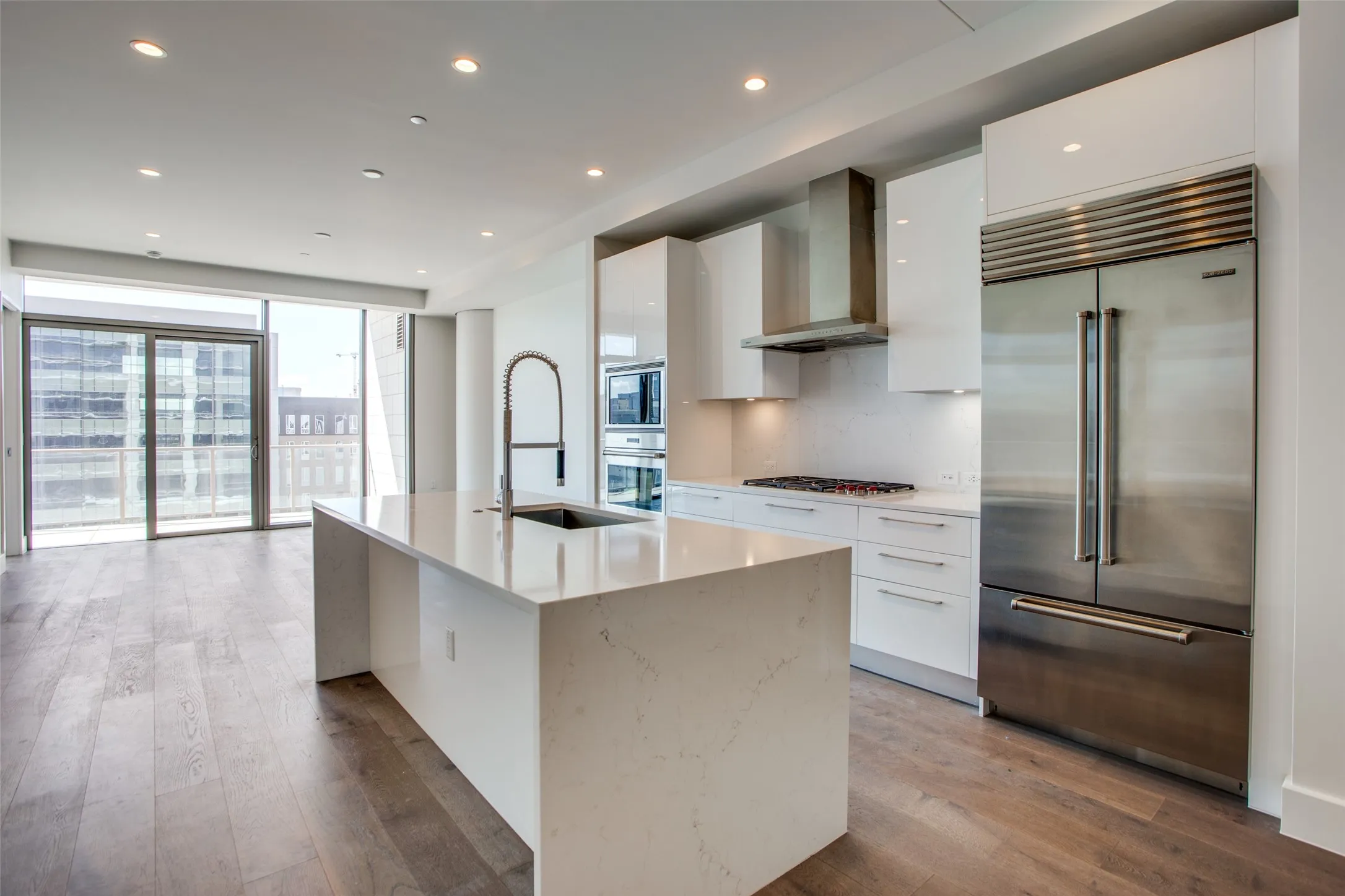 Condominium For Rent in Collin County , 7901 Windrose 605, Plano, Texas 75024, 1 Bedroom, 1 Bathroom, 2 Garage spaces, 1,020 Sqft, built in 2020, mls#21399103, Real Estate Agent in Plano, Homes For Rent in Collin county, Homes For Rent in Plano, Realtor in Plano Texas, Real Estate Brokerage Independent Realty Texas, Luminita Cordes Realtor