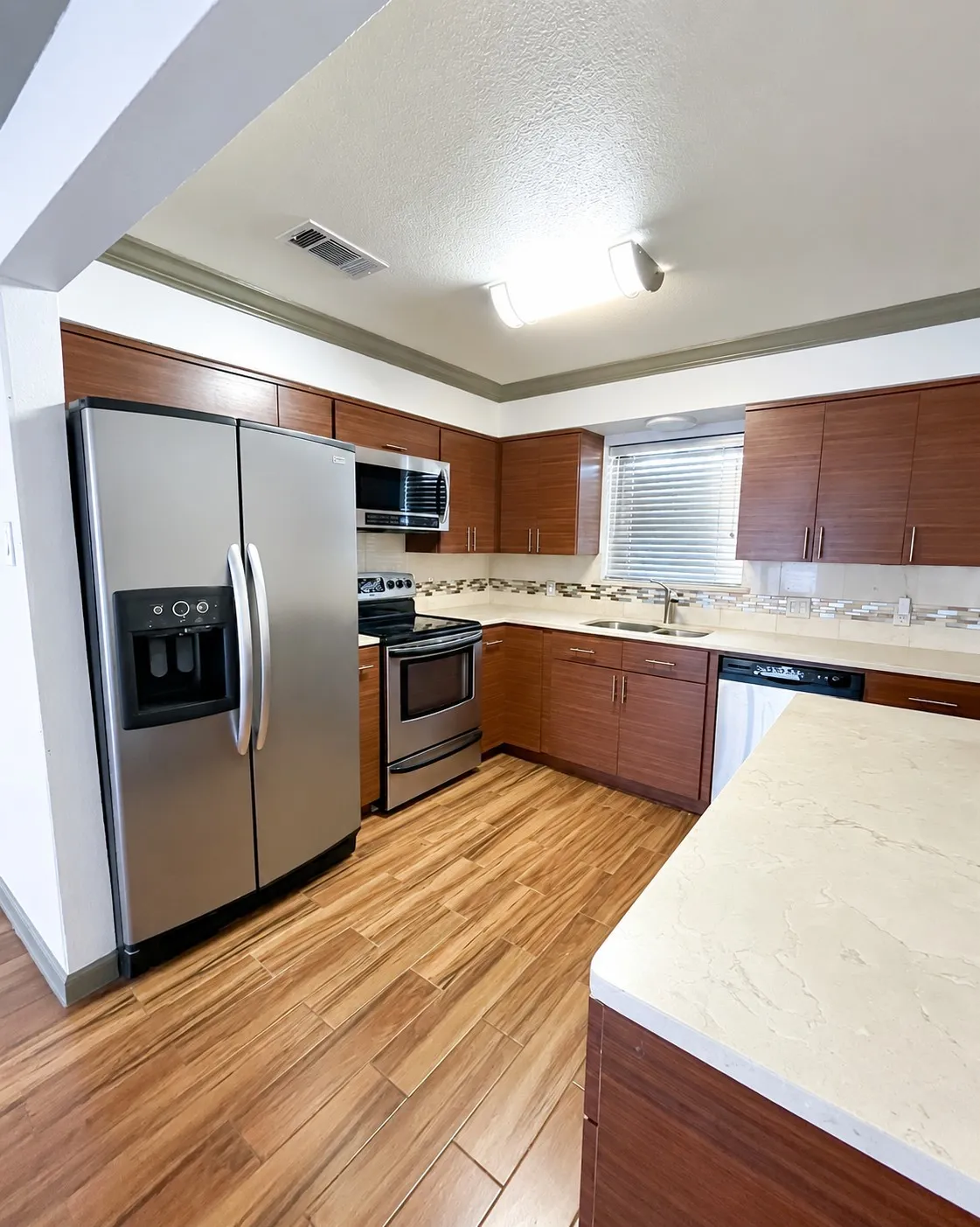 Townhouse For Rent in Dallas County , 6544 Chicory Court, Dallas, Texas 75214, 2 Bedroom, 3 Bathroom, 2 Garage spaces, 1,364 Sqft, built in 1974, mls#21398495, Real Estate Agent in Dallas, Homes For Rent in Dallas county, Homes For Rent in Dallas, Realtor in Dallas Texas, Real Estate Brokerage Independent Realty Texas, Luminita Cordes Realtor
