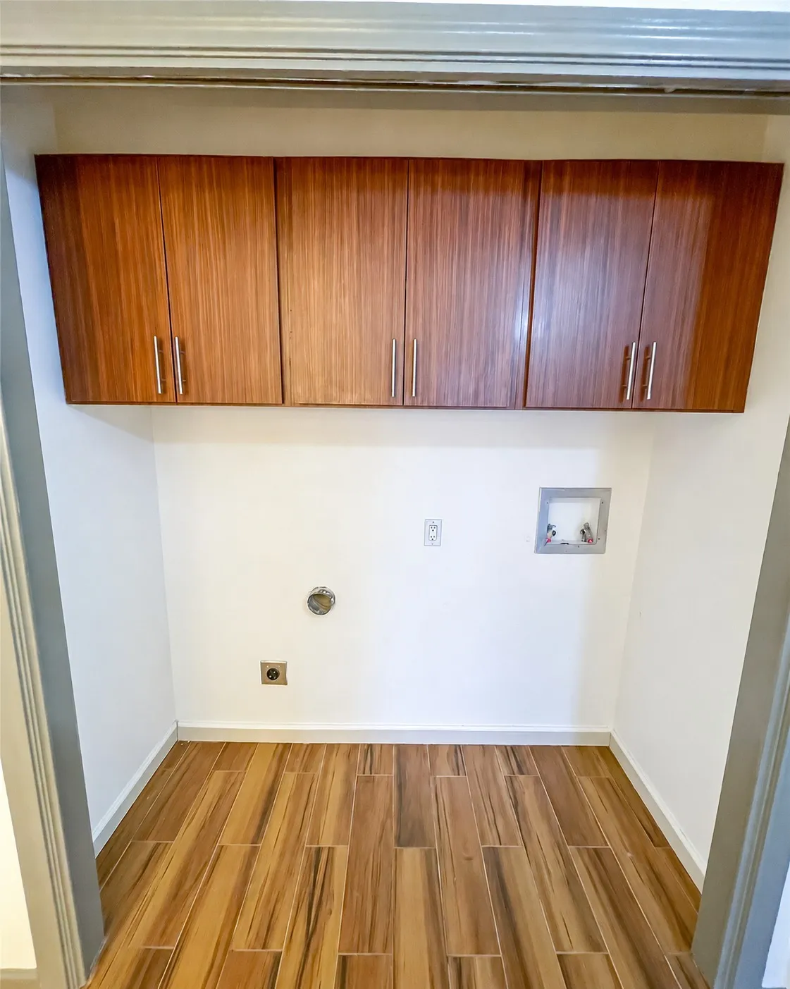 Townhouse For Rent in Dallas County , 6544 Chicory Court, Dallas, Texas 75214, 2 Bedroom, 3 Bathroom, 2 Garage spaces, 1,364 Sqft, built in 1974, mls#21398495, Real Estate Agent in Dallas, Homes For Rent in Dallas county, Homes For Rent in Dallas, Realtor in Dallas Texas, Real Estate Brokerage Independent Realty Texas, Luminita Cordes Realtor