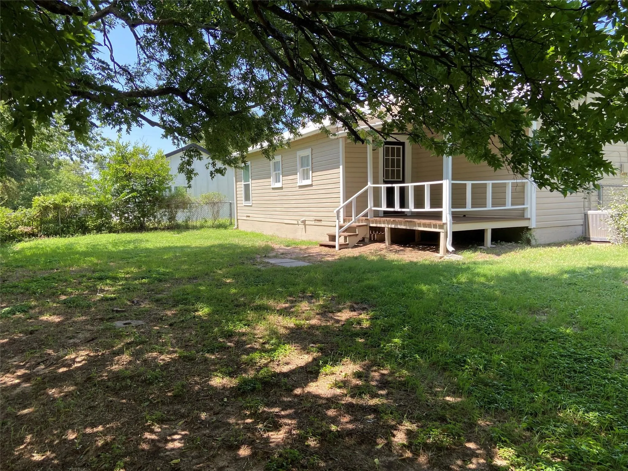 Single Family Residence For Rent in Parker County , 506 N Lamar Street, Weatherford, Texas 76086, 2 Bedroom, 1 Bathroom, 1 Garage spaces, 900 Sqft, built in 0, mls#21397783, Real Estate Agent in Weatherford, Homes For Rent in Parker county, Homes For Rent in Weatherford, Realtor in Weatherford Texas, Real Estate Brokerage Independent Realty Texas, Luminita Cordes Realtor