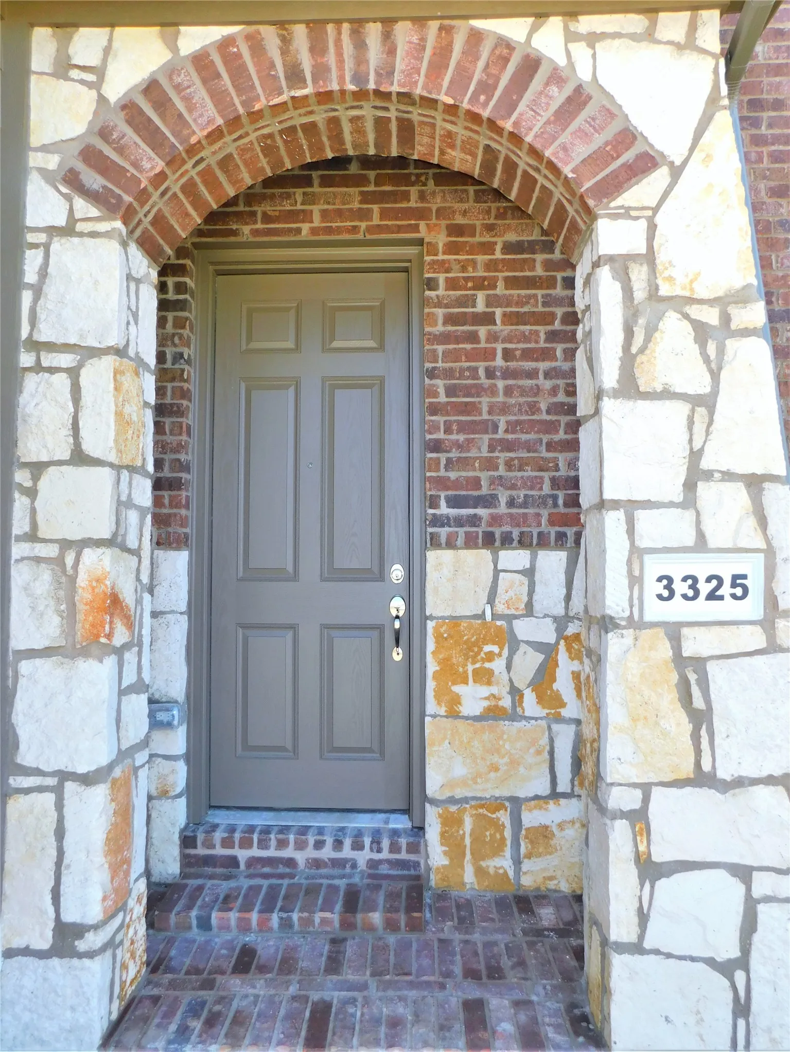 Townhouse For Rent in Denton County , 3325 Solana Circle, Denton, Texas 76207, 3 Bedroom, 3 Bathroom, 2 Garage spaces, 1,752 Sqft, built in 2021, mls#21395860, Real Estate Agent in Denton, Homes For Rent in Denton county, Homes For Rent in Denton, Realtor in Denton Texas, Real Estate Brokerage Independent Realty Texas, Luminita Cordes Realtor
