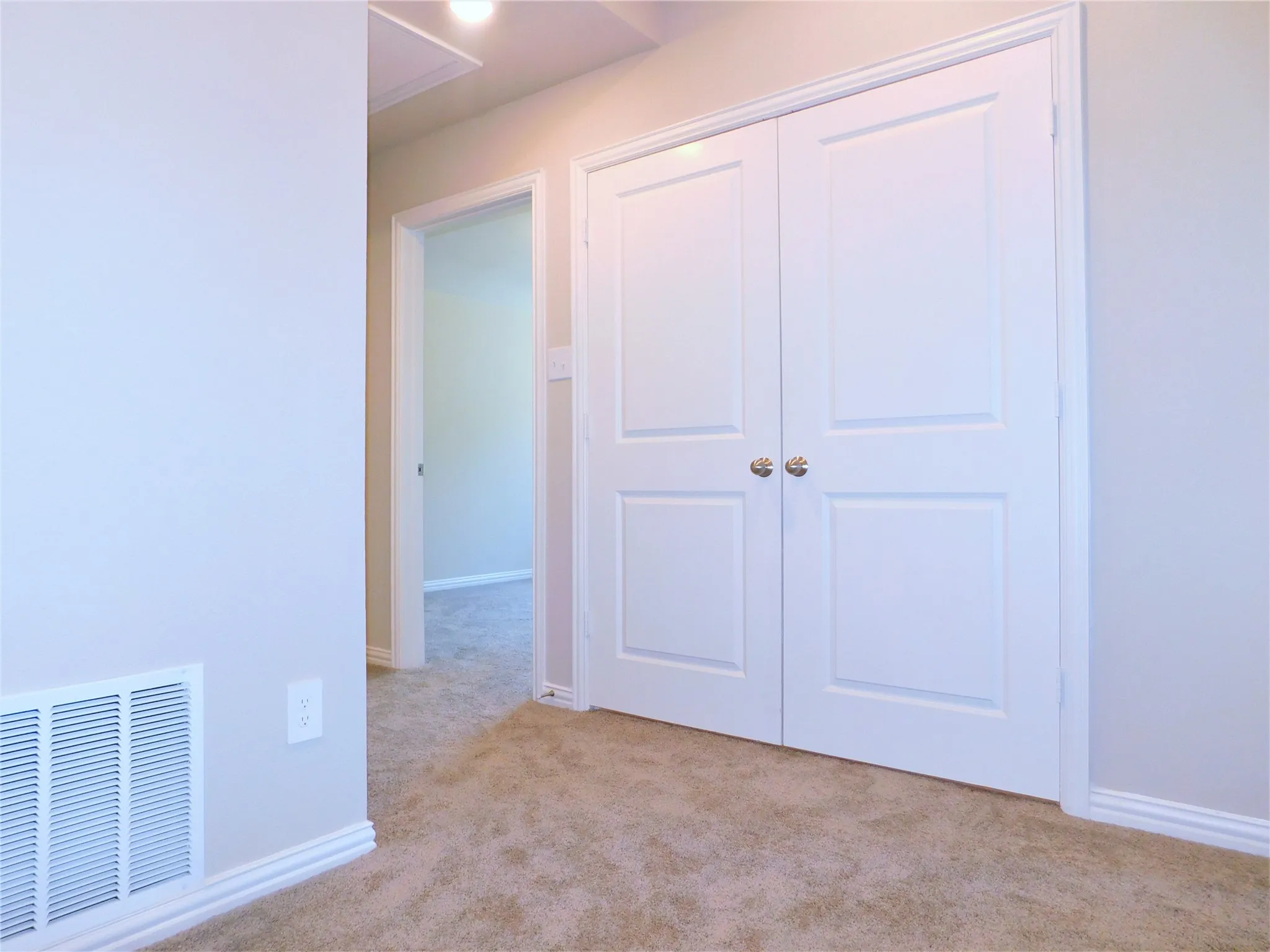 Townhouse For Rent in Denton County , 3325 Solana Circle, Denton, Texas 76207, 3 Bedroom, 3 Bathroom, 2 Garage spaces, 1,752 Sqft, built in 2021, mls#21395860, Real Estate Agent in Denton, Homes For Rent in Denton county, Homes For Rent in Denton, Realtor in Denton Texas, Real Estate Brokerage Independent Realty Texas, Luminita Cordes Realtor