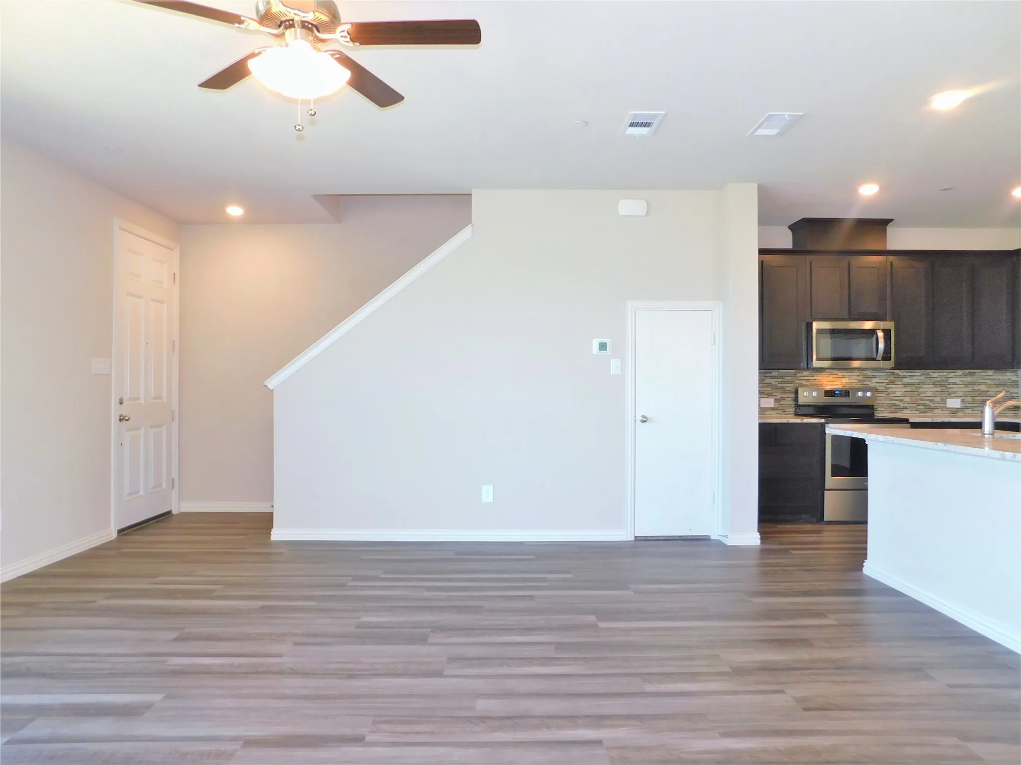 Townhouse For Rent in Denton County , 3325 Solana Circle, Denton, Texas 76207, 3 Bedroom, 3 Bathroom, 2 Garage spaces, 1,752 Sqft, built in 2021, mls#21395860, Real Estate Agent in Denton, Homes For Rent in Denton county, Homes For Rent in Denton, Realtor in Denton Texas, Real Estate Brokerage Independent Realty Texas, Luminita Cordes Realtor