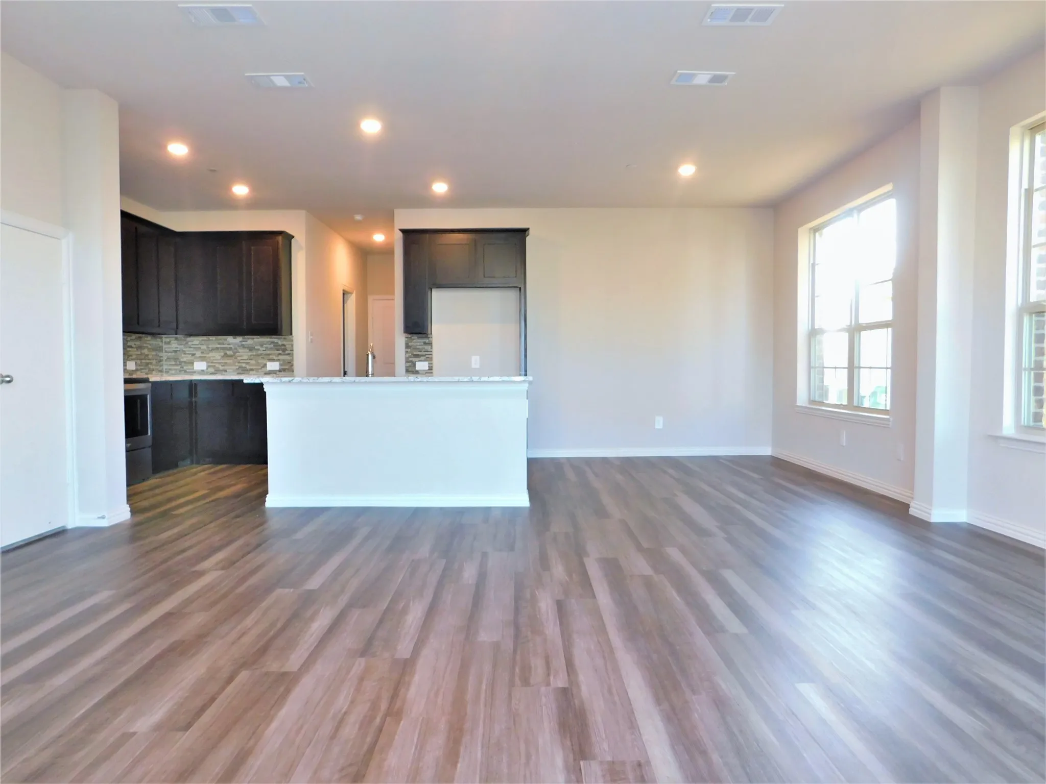 Townhouse For Rent in Denton County , 3325 Solana Circle, Denton, Texas 76207, 3 Bedroom, 3 Bathroom, 2 Garage spaces, 1,752 Sqft, built in 2021, mls#21395860, Real Estate Agent in Denton, Homes For Rent in Denton county, Homes For Rent in Denton, Realtor in Denton Texas, Real Estate Brokerage Independent Realty Texas, Luminita Cordes Realtor