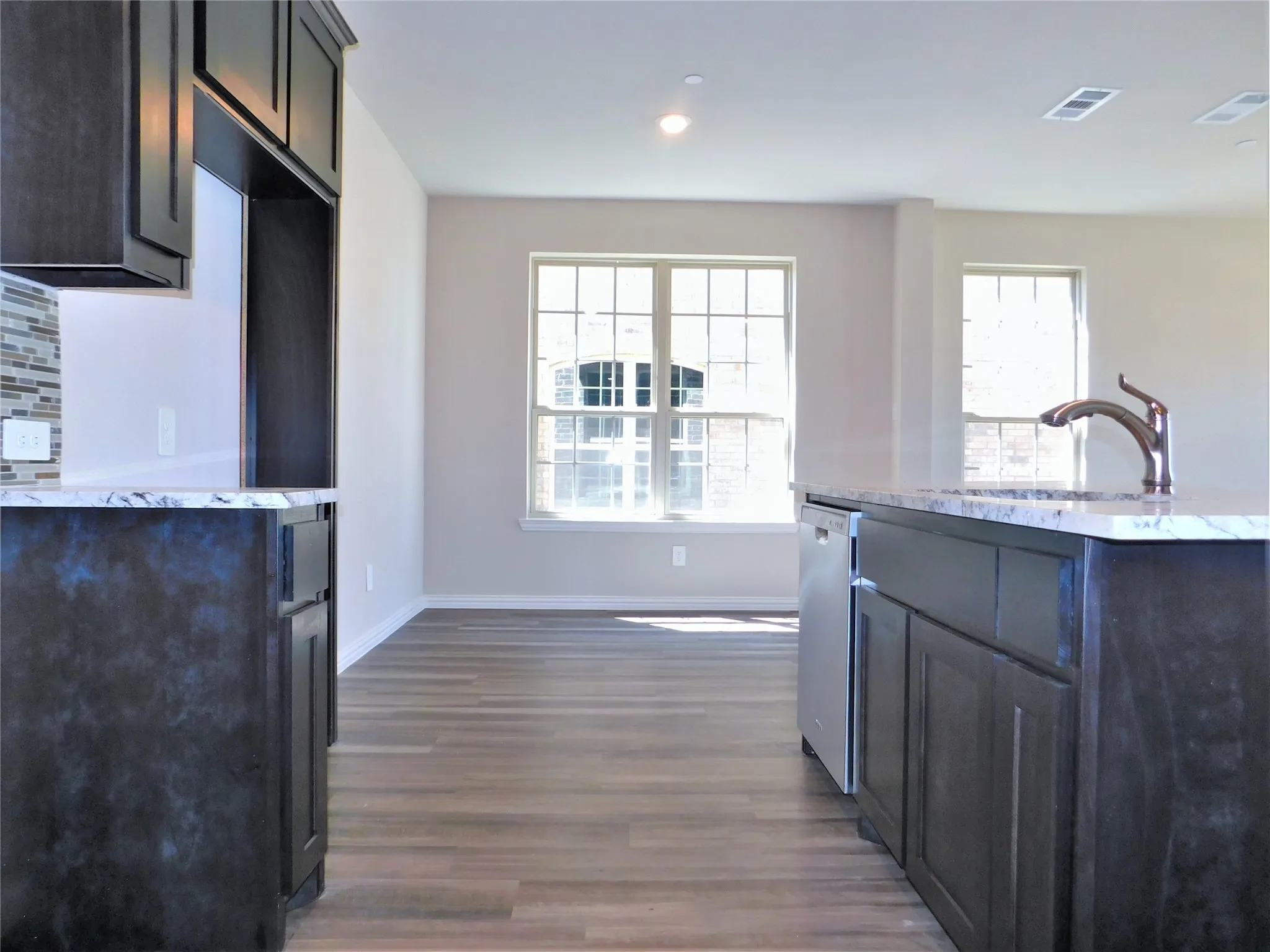 Townhouse For Rent in Denton County , 3325 Solana Circle, Denton, Texas 76207, 3 Bedroom, 3 Bathroom, 2 Garage spaces, 1,752 Sqft, built in 2021, mls#21395860, Real Estate Agent in Denton, Homes For Rent in Denton county, Homes For Rent in Denton, Realtor in Denton Texas, Real Estate Brokerage Independent Realty Texas, Luminita Cordes Realtor
