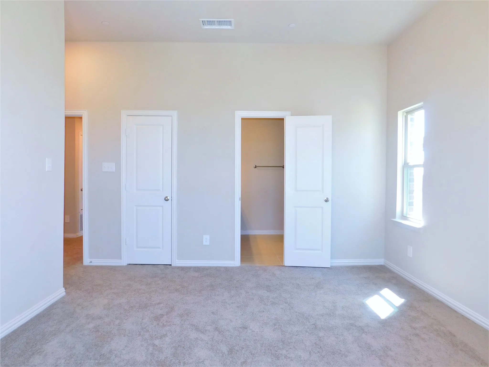 Townhouse For Rent in Denton County , 3325 Solana Circle, Denton, Texas 76207, 3 Bedroom, 3 Bathroom, 2 Garage spaces, 1,752 Sqft, built in 2021, mls#21395860, Real Estate Agent in Denton, Homes For Rent in Denton county, Homes For Rent in Denton, Realtor in Denton Texas, Real Estate Brokerage Independent Realty Texas, Luminita Cordes Realtor